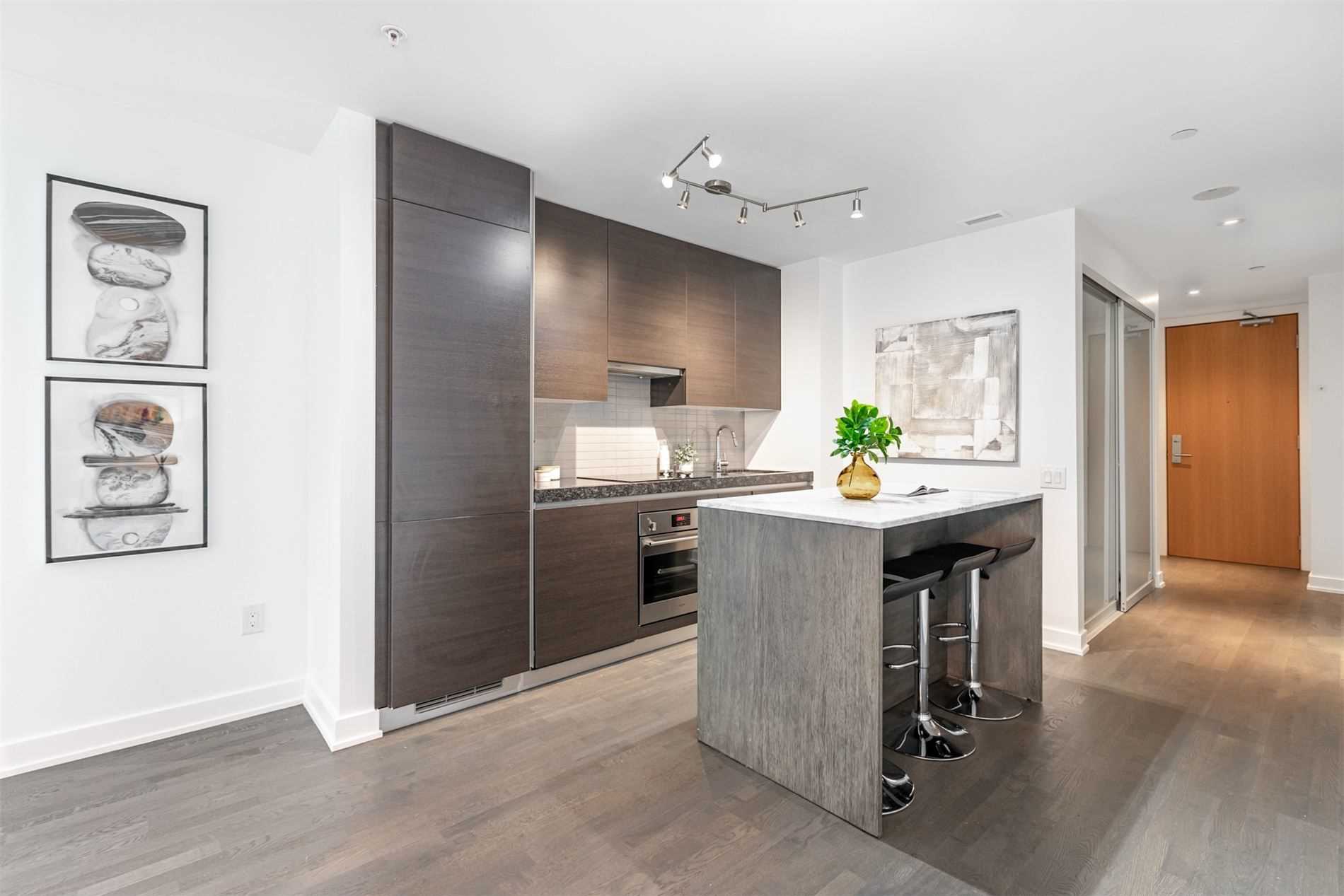 38 Stewart St, #808