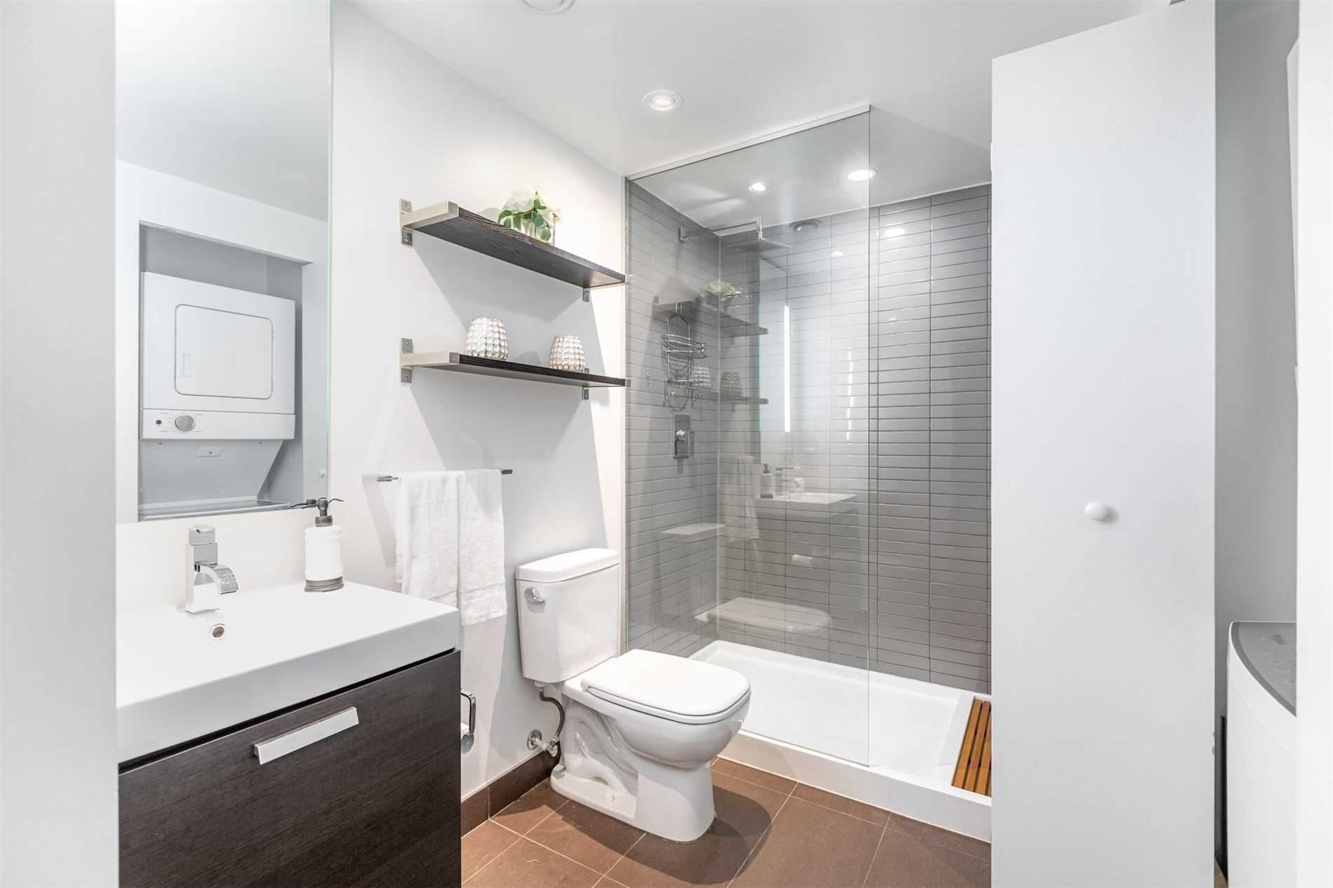 38 Stewart St, #808