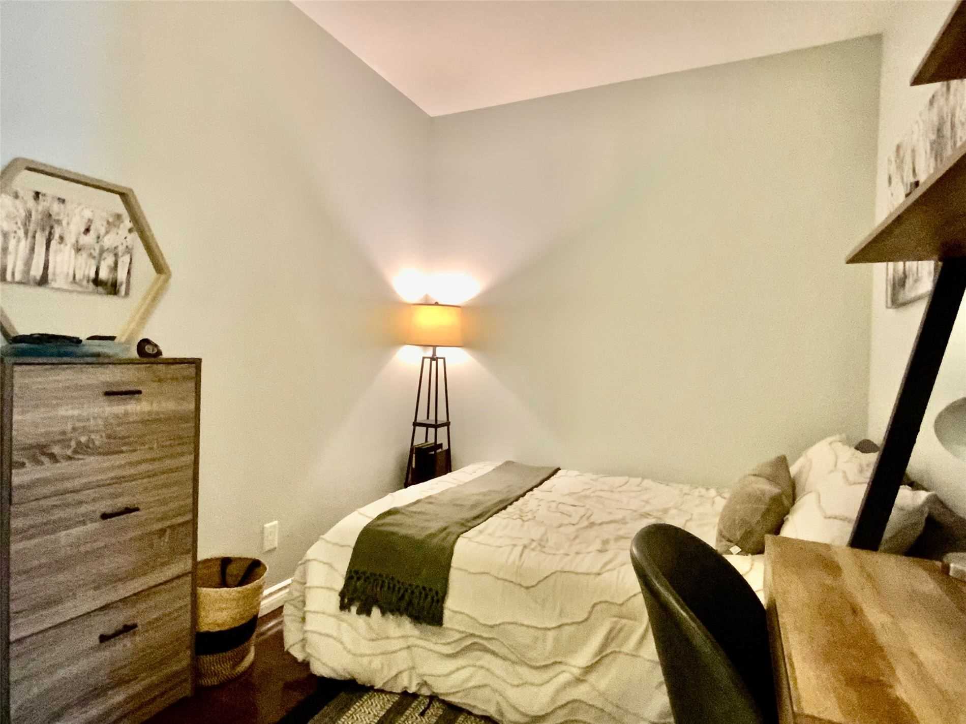 Listing C5625790 - Large Photo # 26