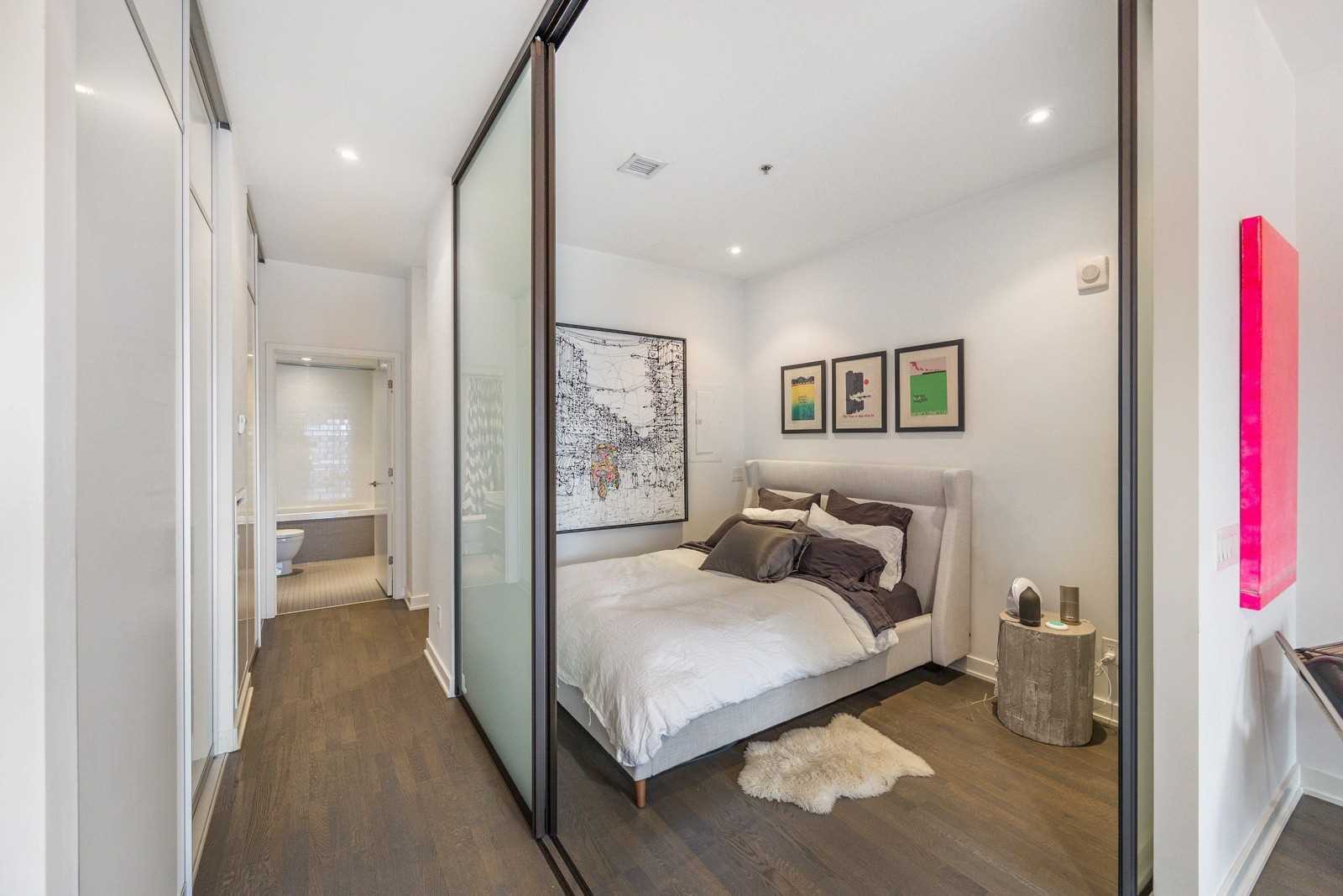 8 Dovercourt Rd, #403