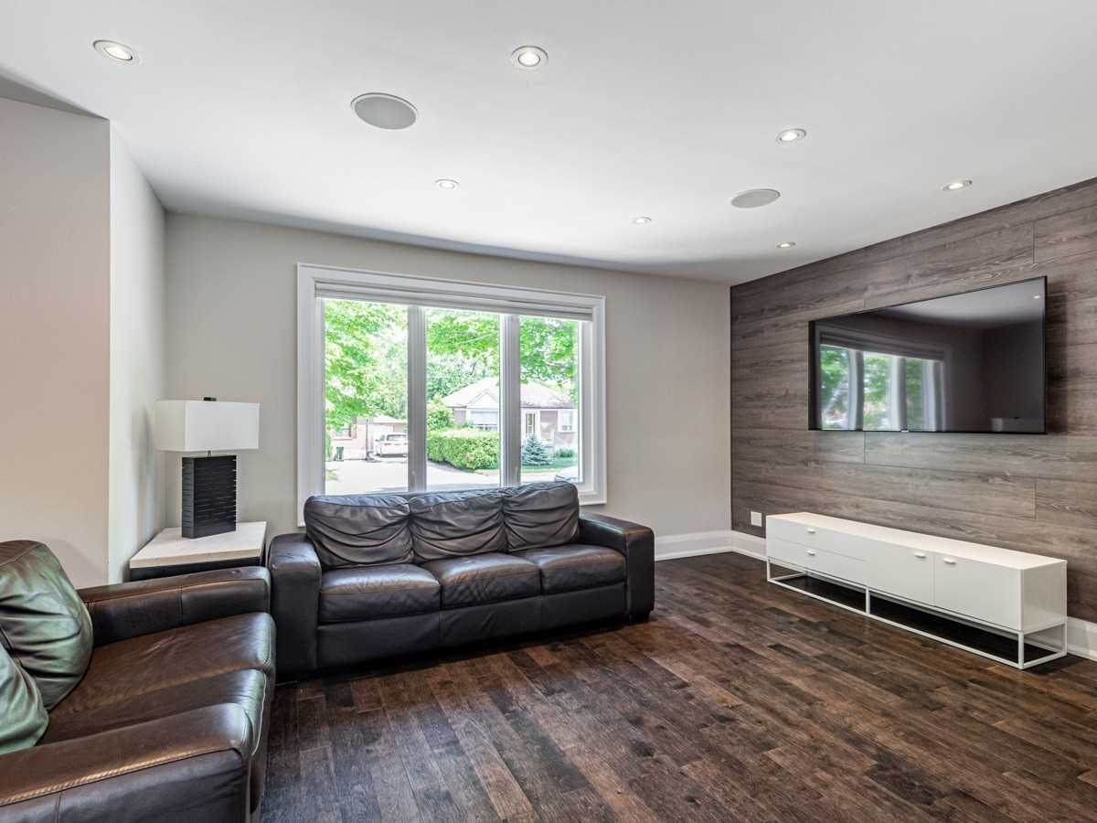 8 Dunsmore Gdns