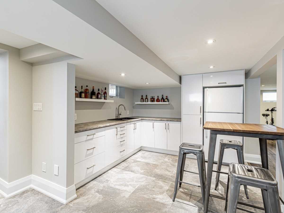 8 Dunsmore Gdns