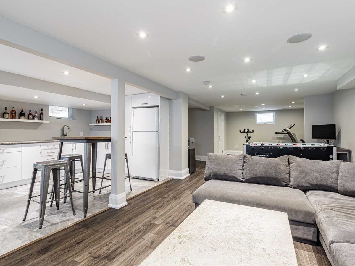 8 Dunsmore Gdns