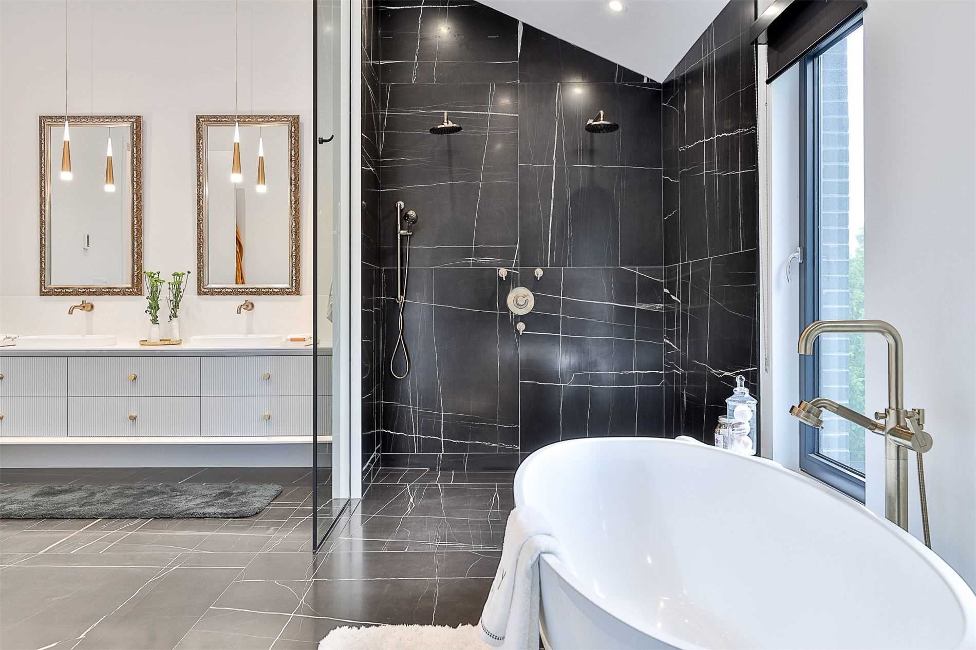 108 Stratford Cres
