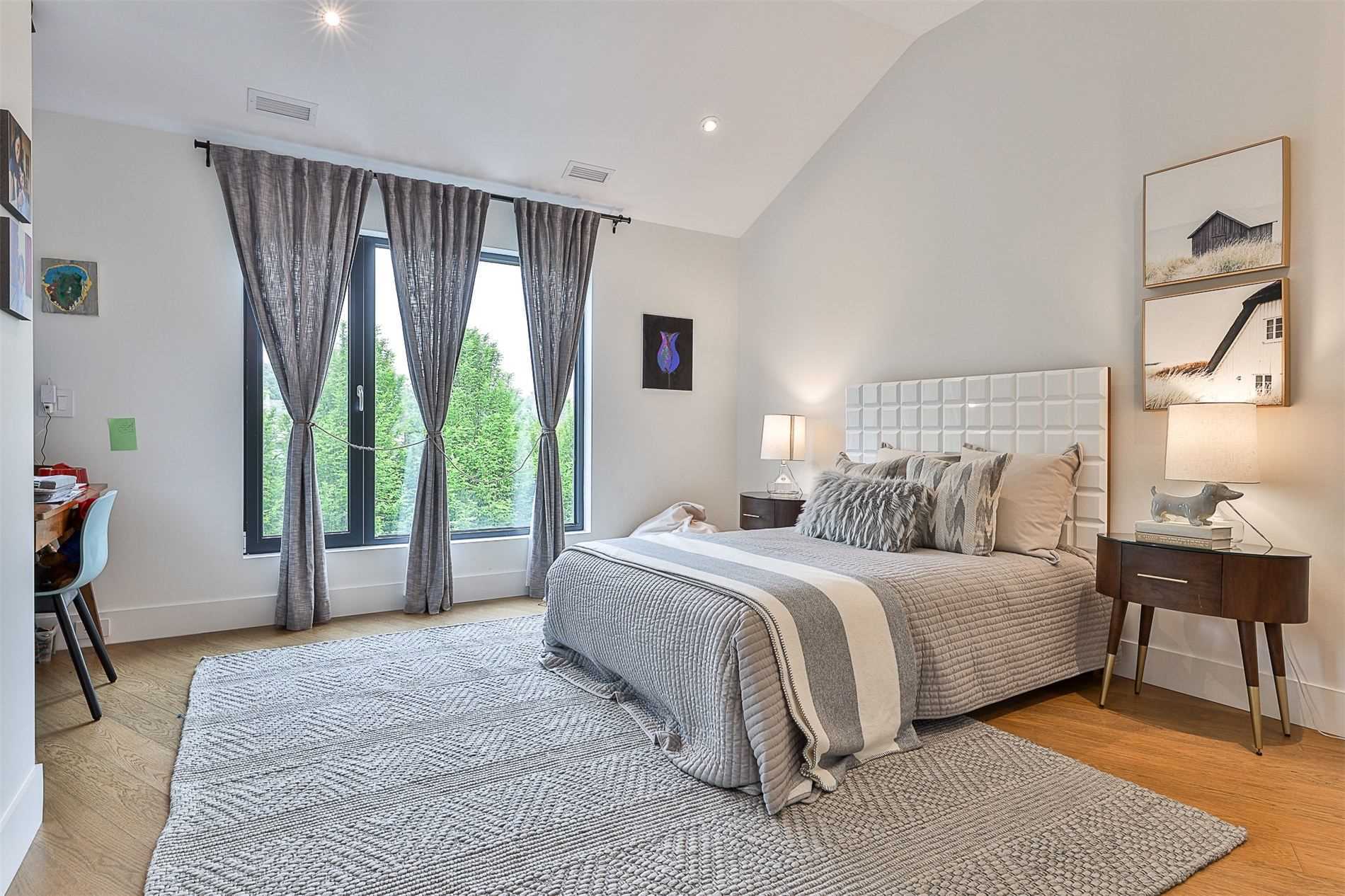108 Stratford Cres