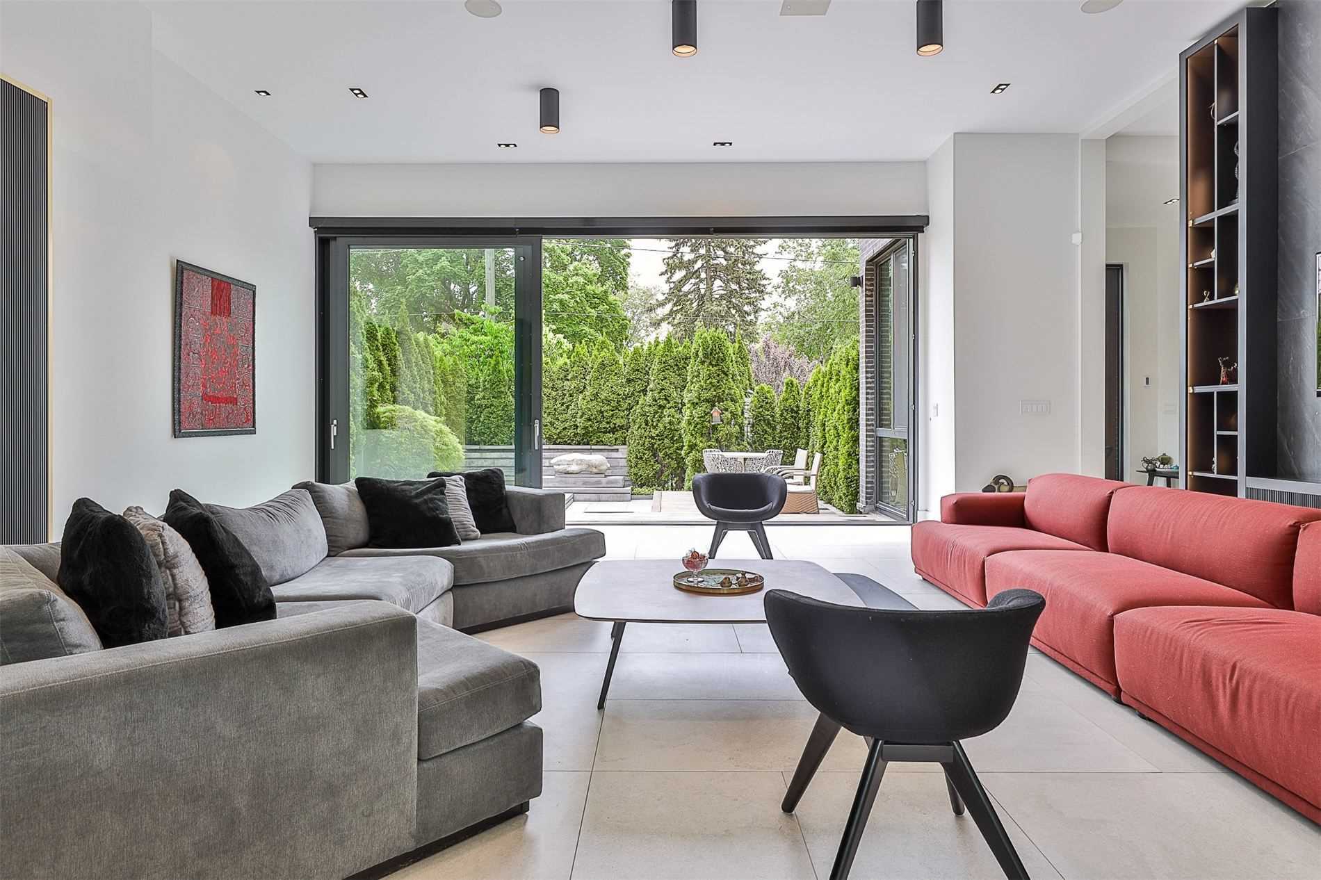 108 Stratford Cres