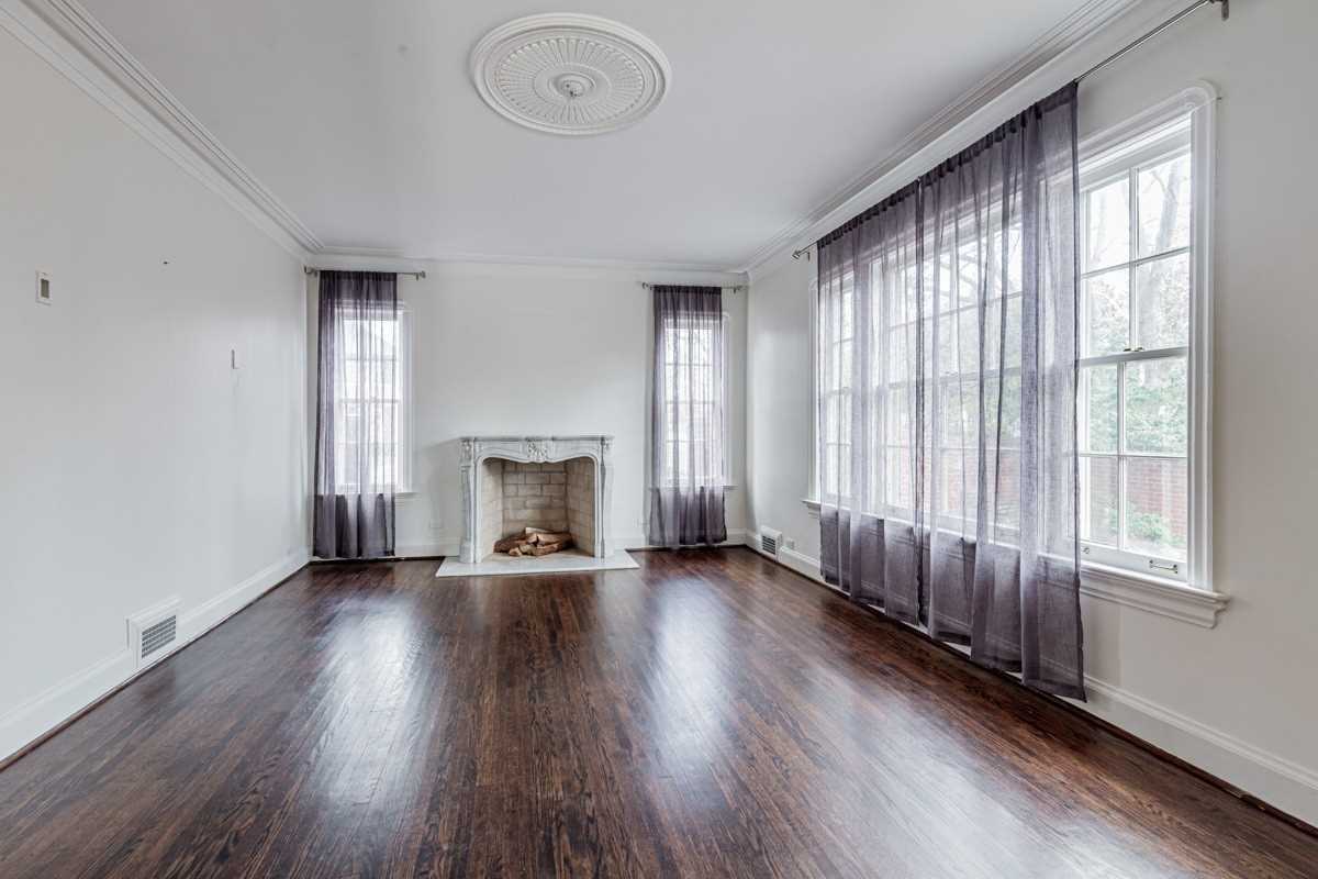 33 Hawarden Cres