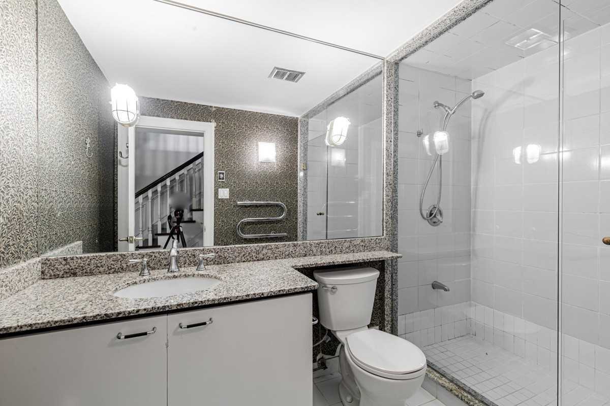 33 Hawarden Cres
