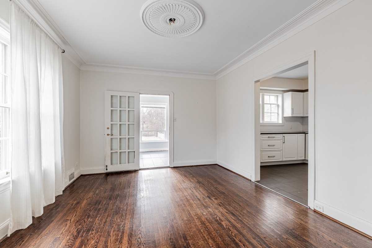 33 Hawarden Cres