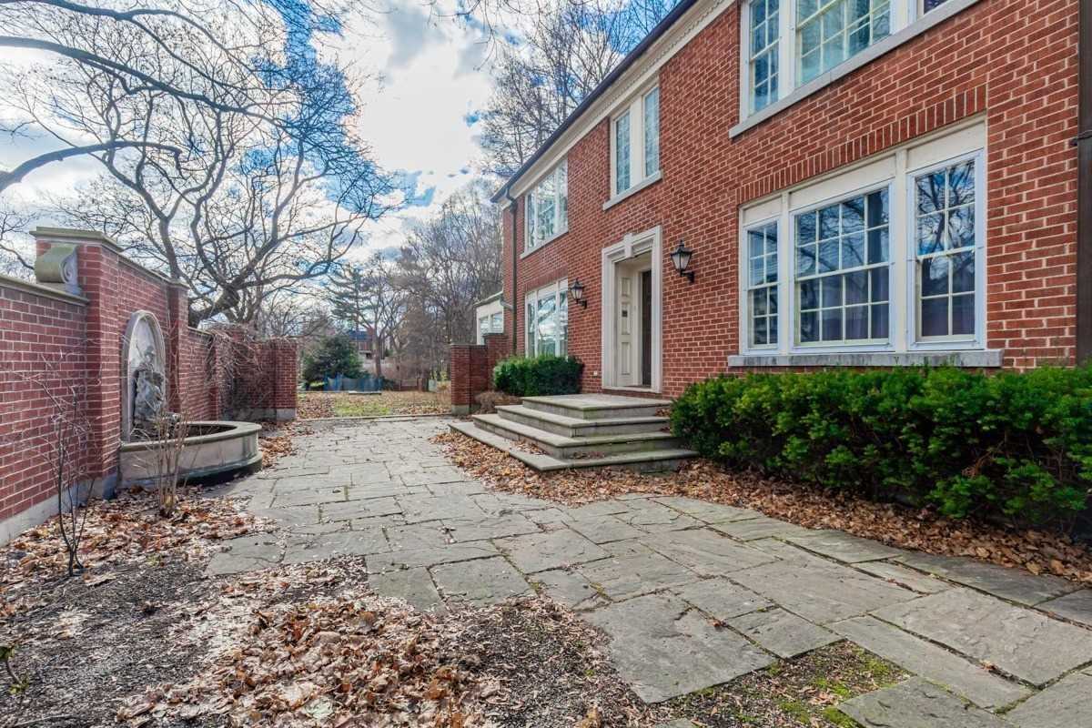 33 Hawarden Cres