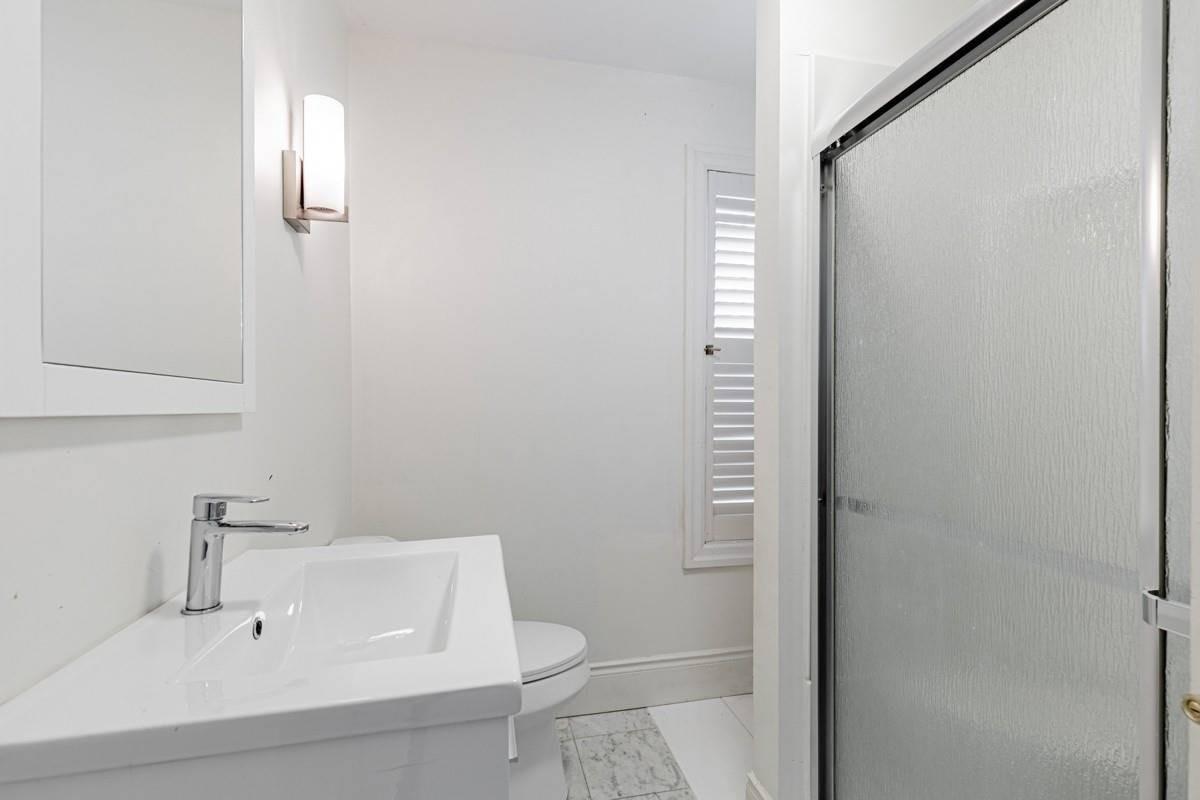 33 Hawarden Cres