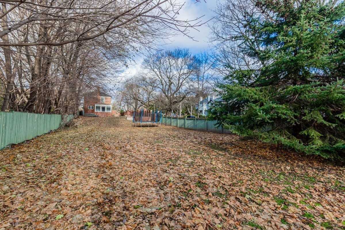 33 Hawarden Cres