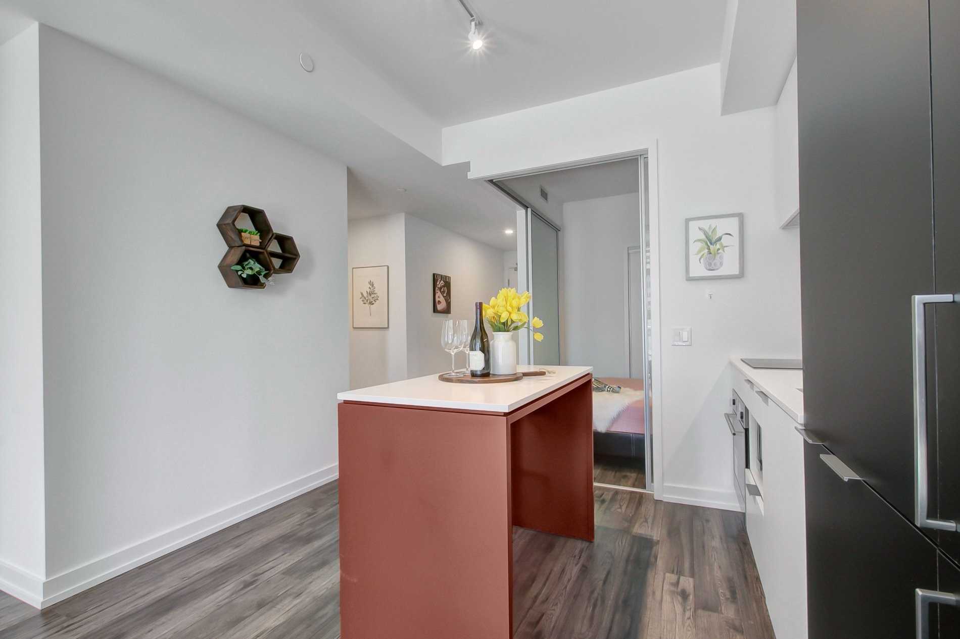 33 Helendale Ave, #1408