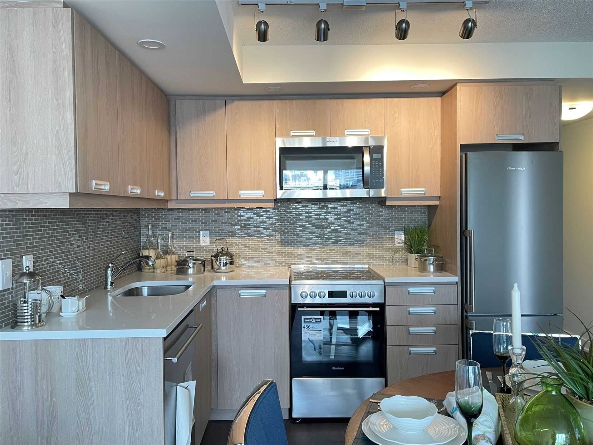 99 John St, #512