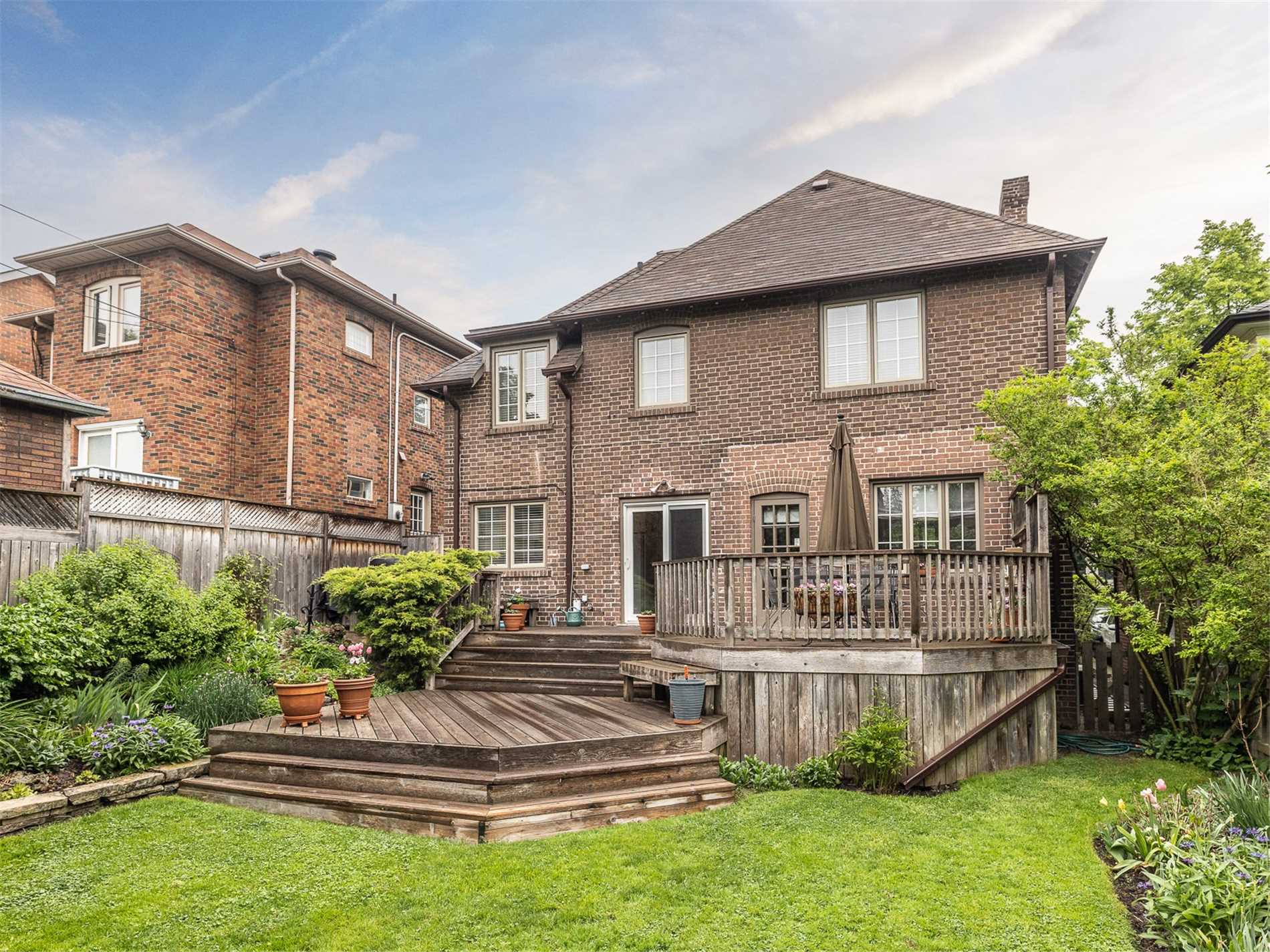 310 Warren Rd