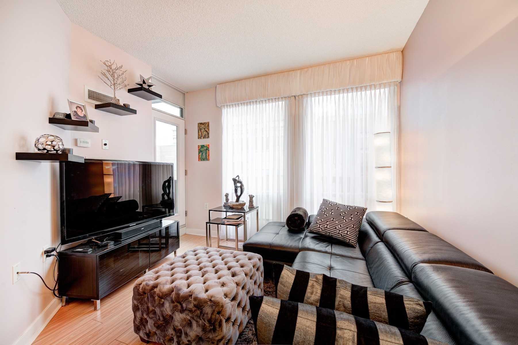 85 Bloor St E, #903