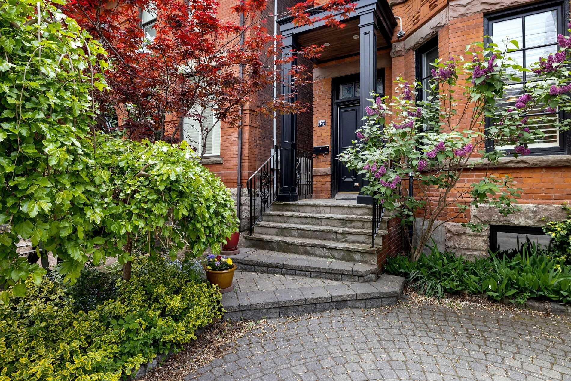 43 Bernard Ave
