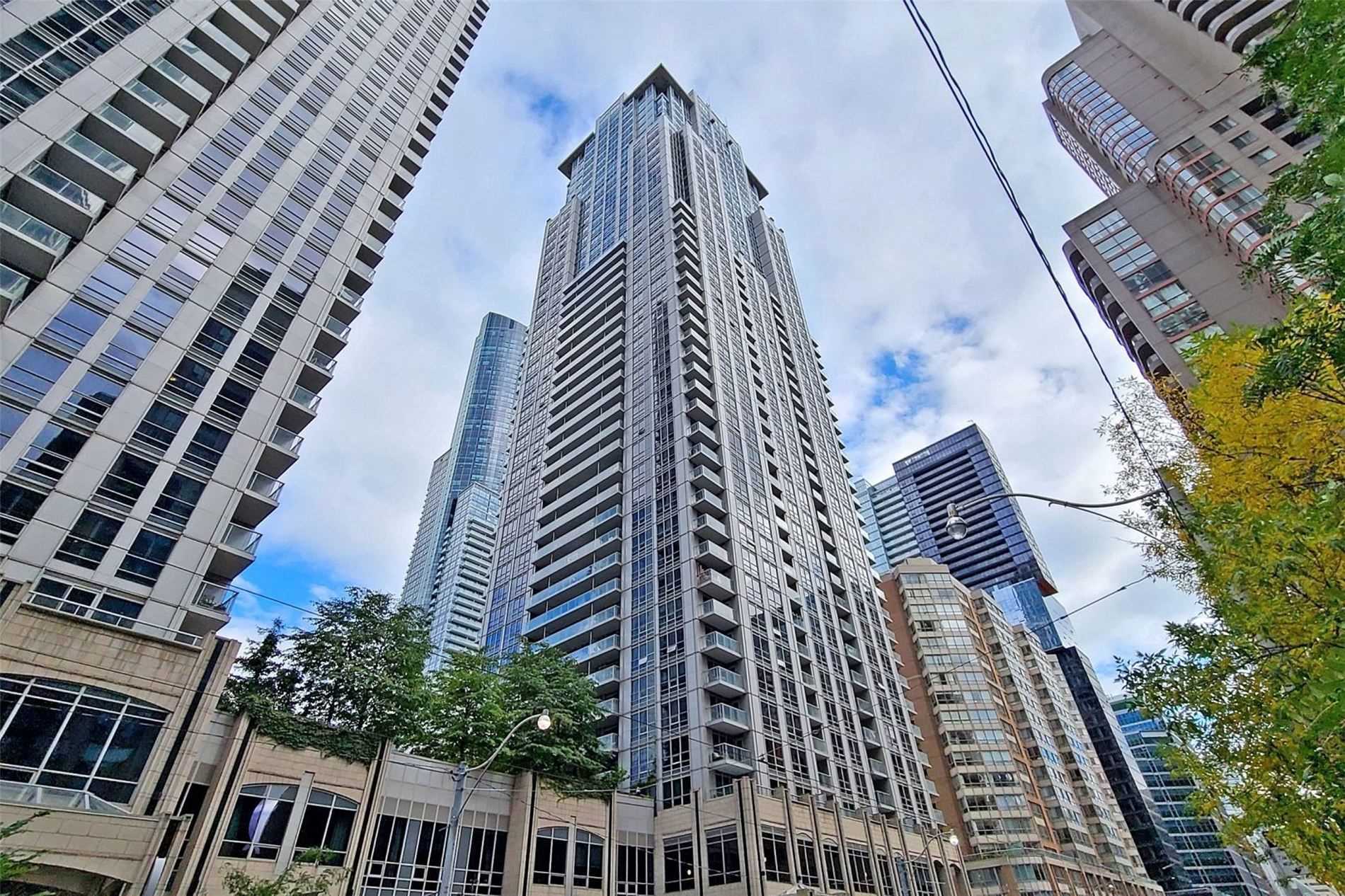 761 Bay St, #1414