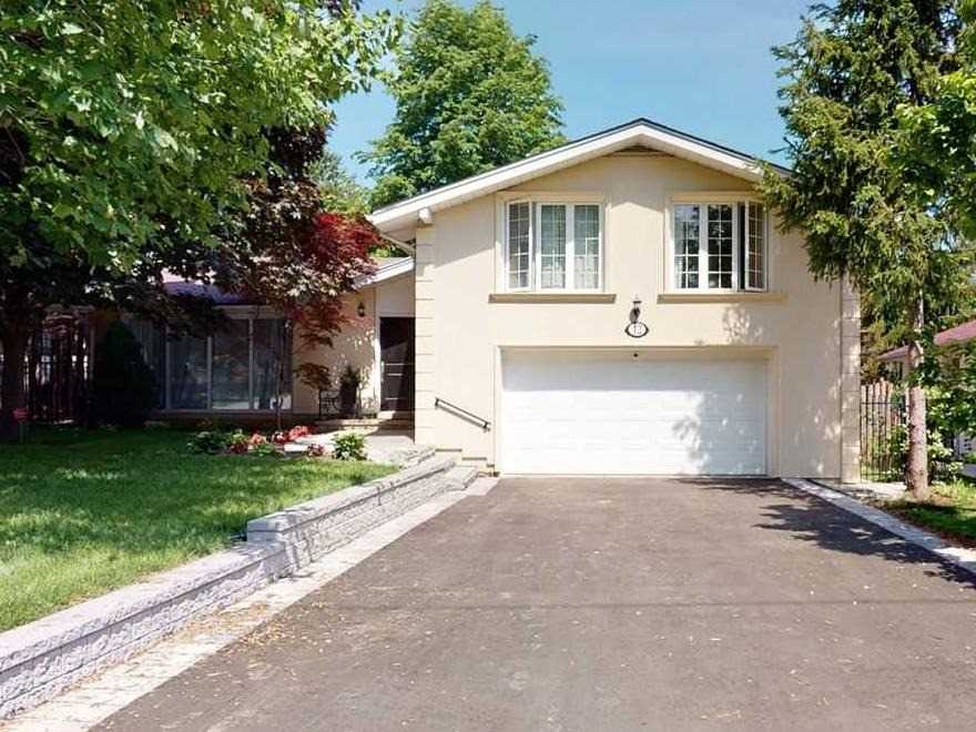 12 Flaremore Cres