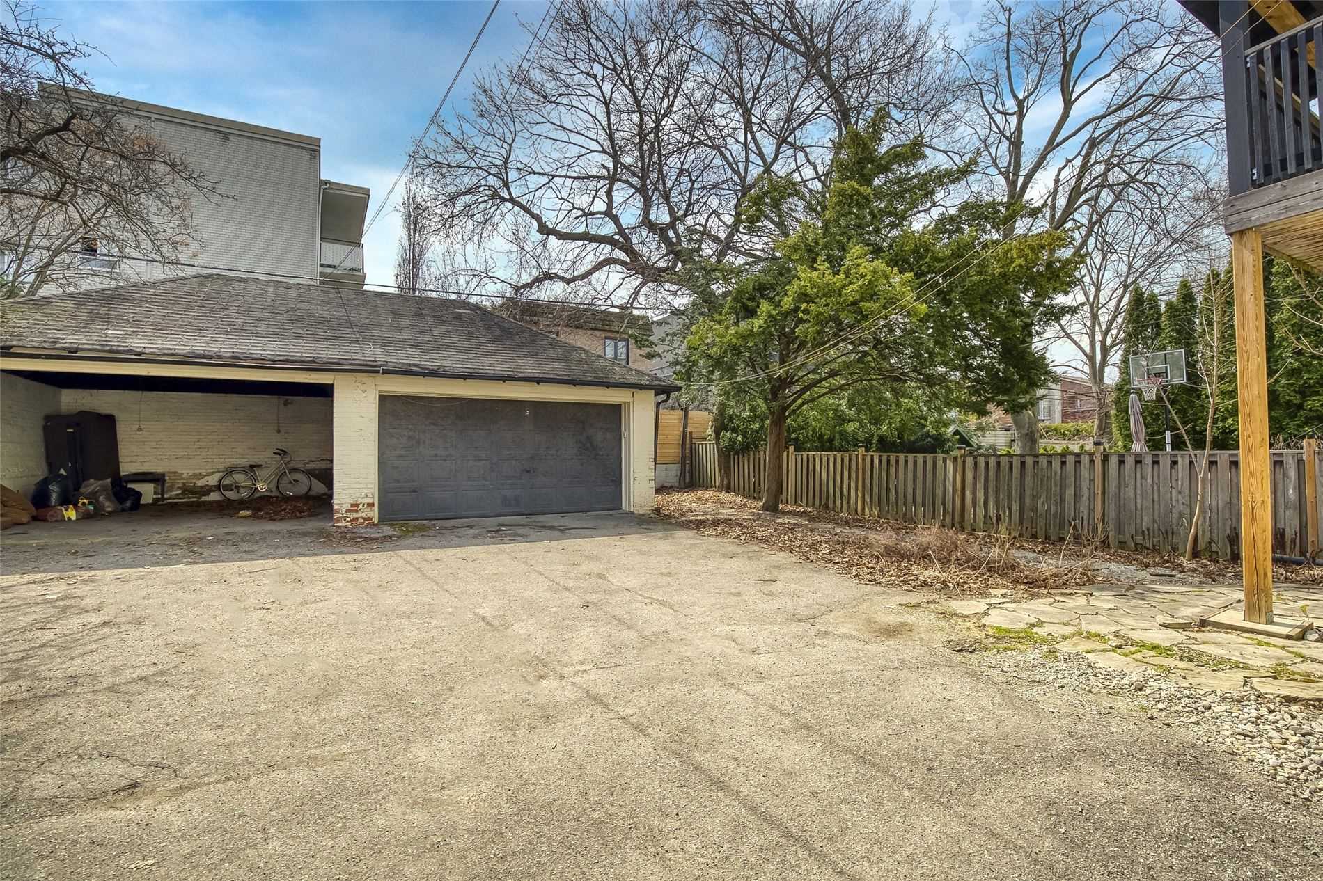 25 Coulson Ave