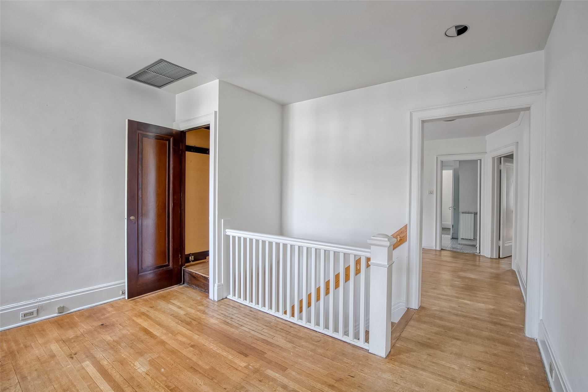 25 Coulson Ave