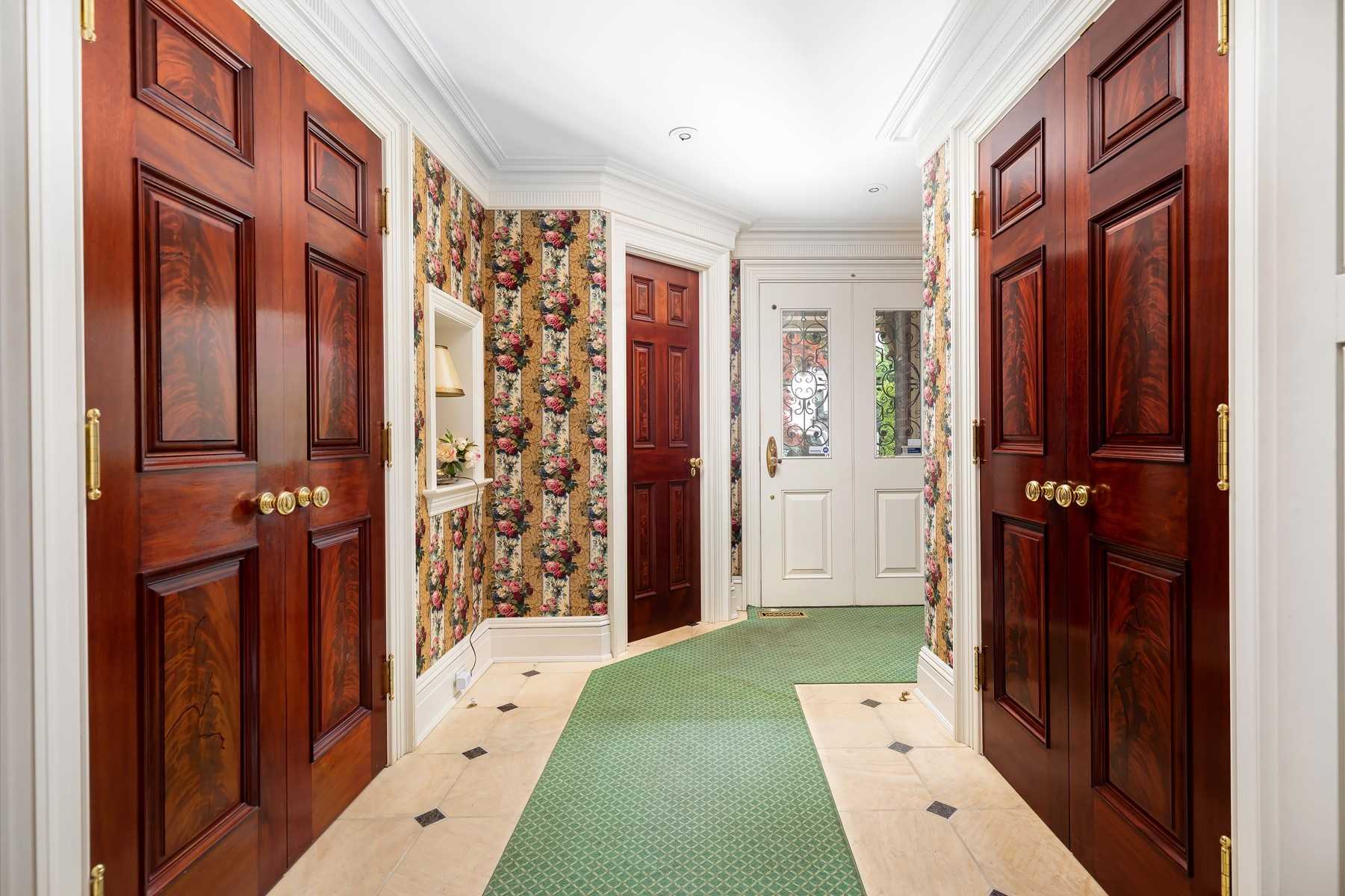 11 Dewbourne Ave