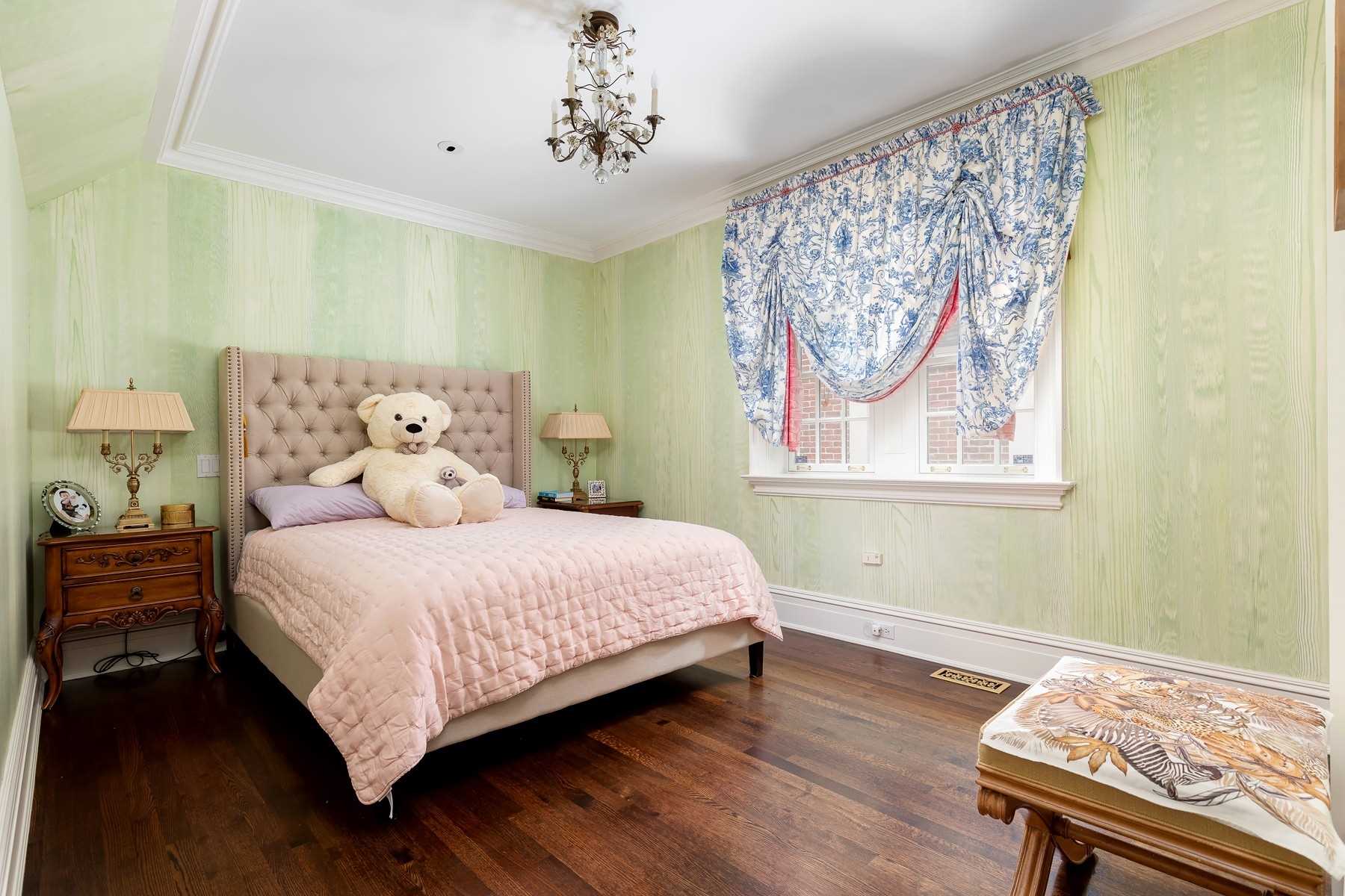 11 Dewbourne Ave