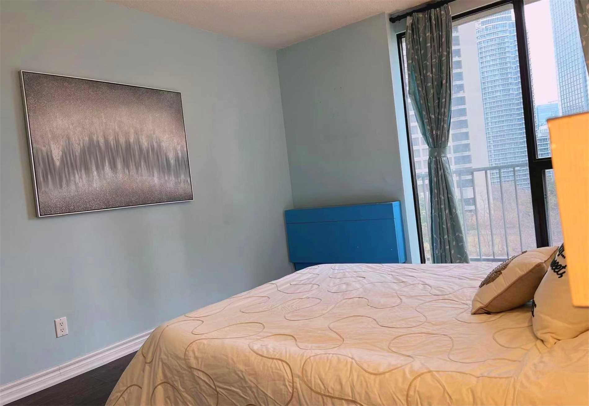 33 Harbour Sq, #1014