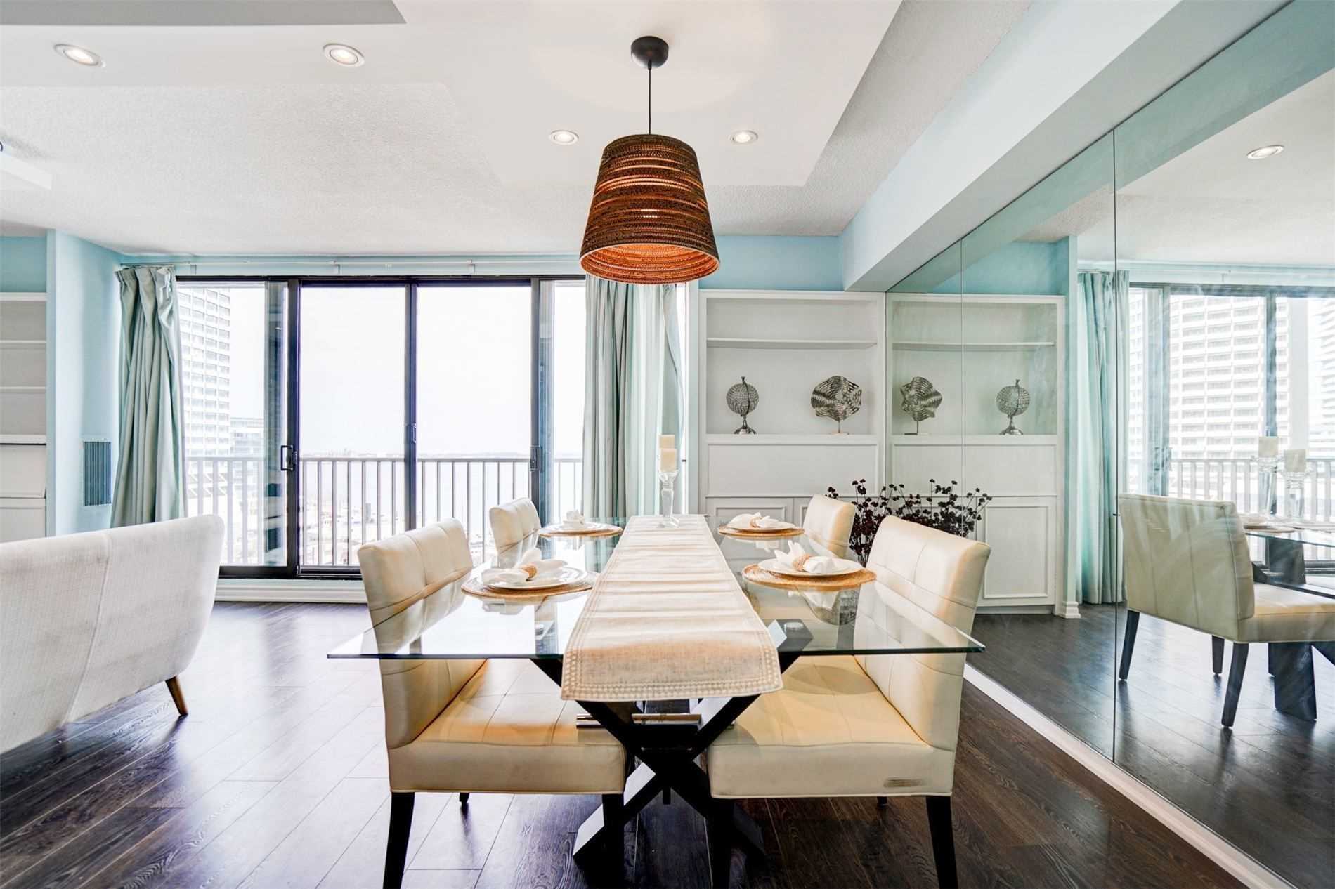 33 Harbour Sq, #1014