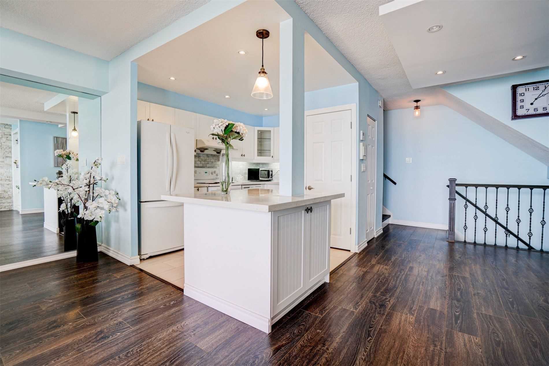 33 Harbour Sq, #1014