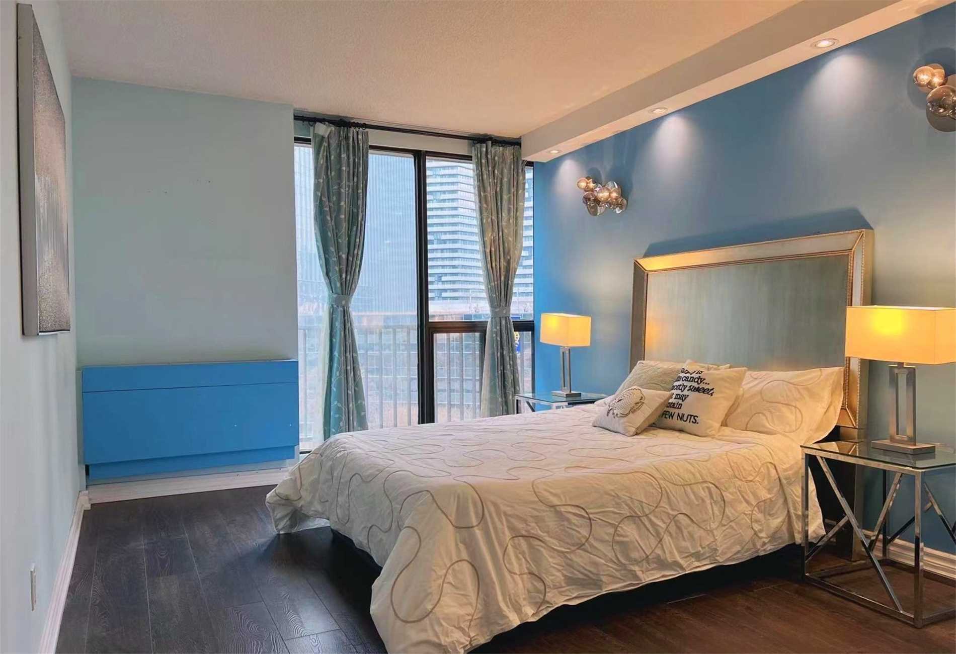 33 Harbour Sq, #1014