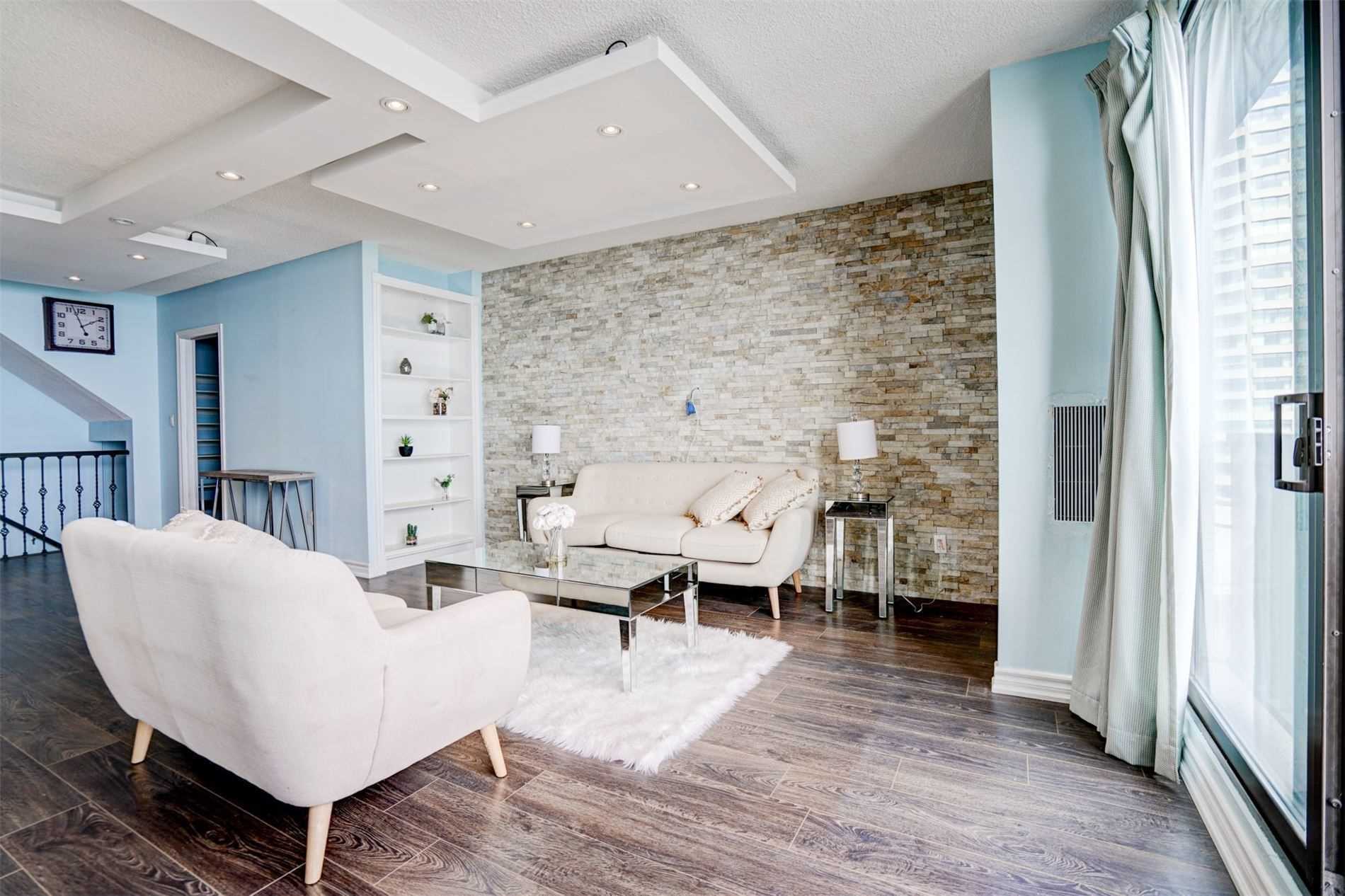 33 Harbour Sq, #1014