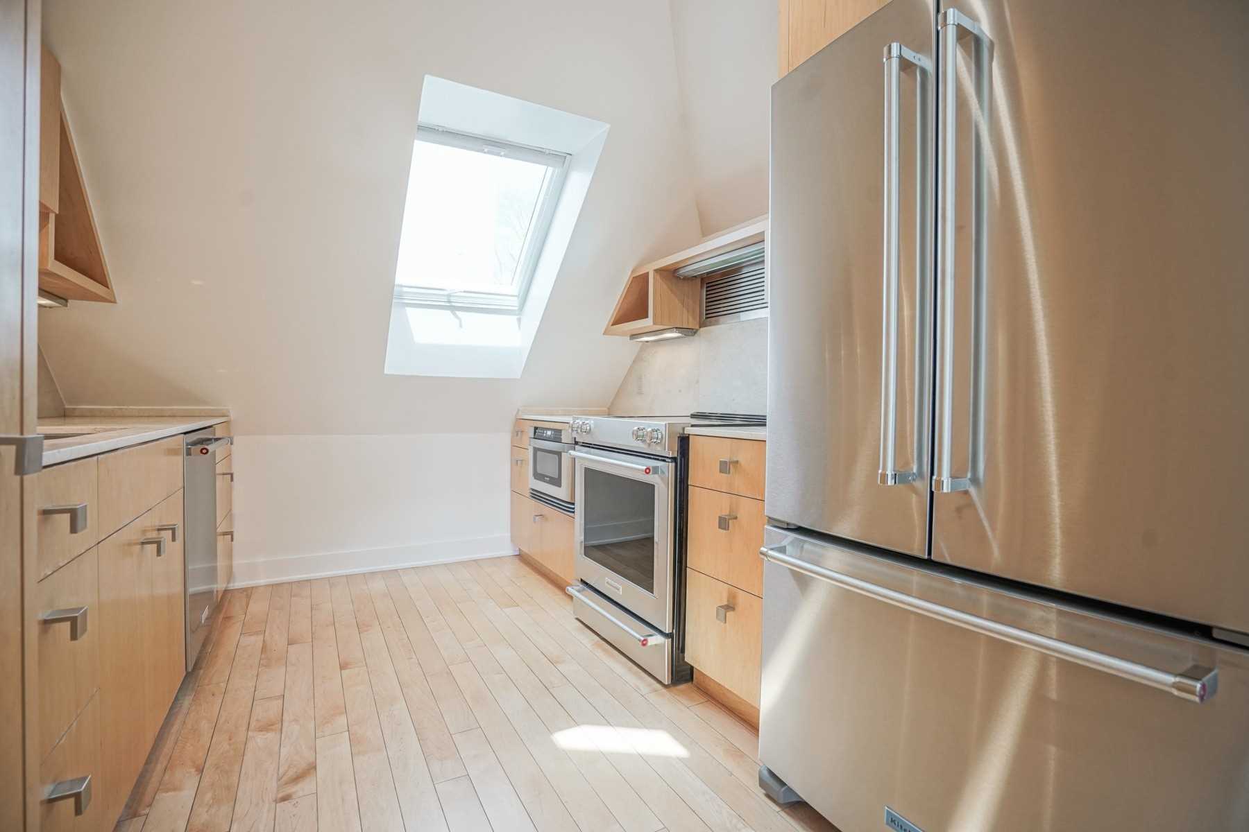 85 Admiral Rd, #301