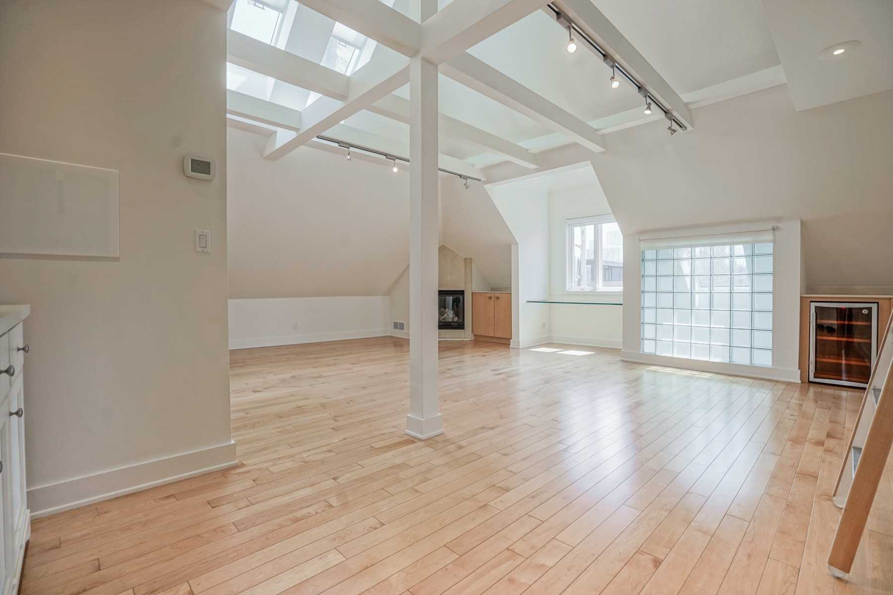 85 Admiral Rd, #301