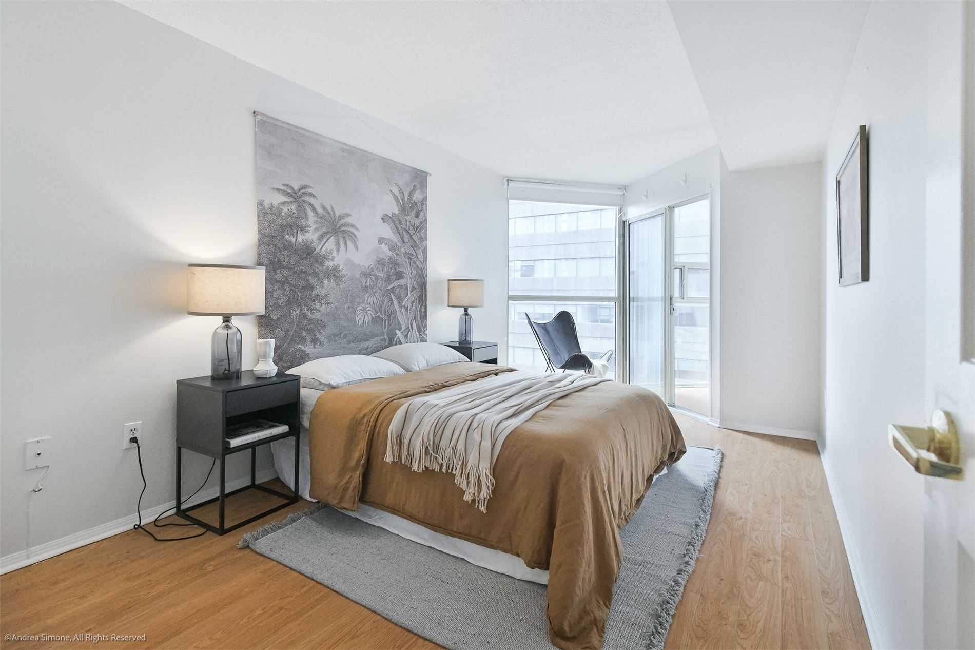 705 King St W, #805