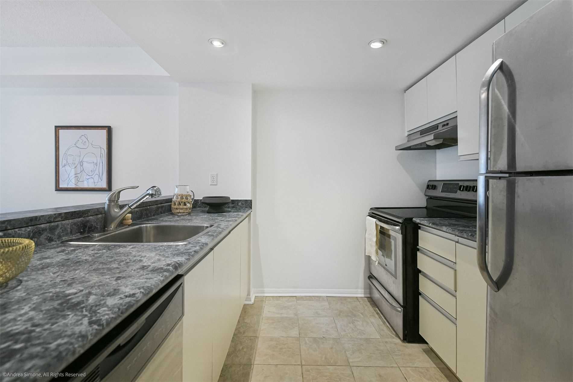 705 King St W, #805