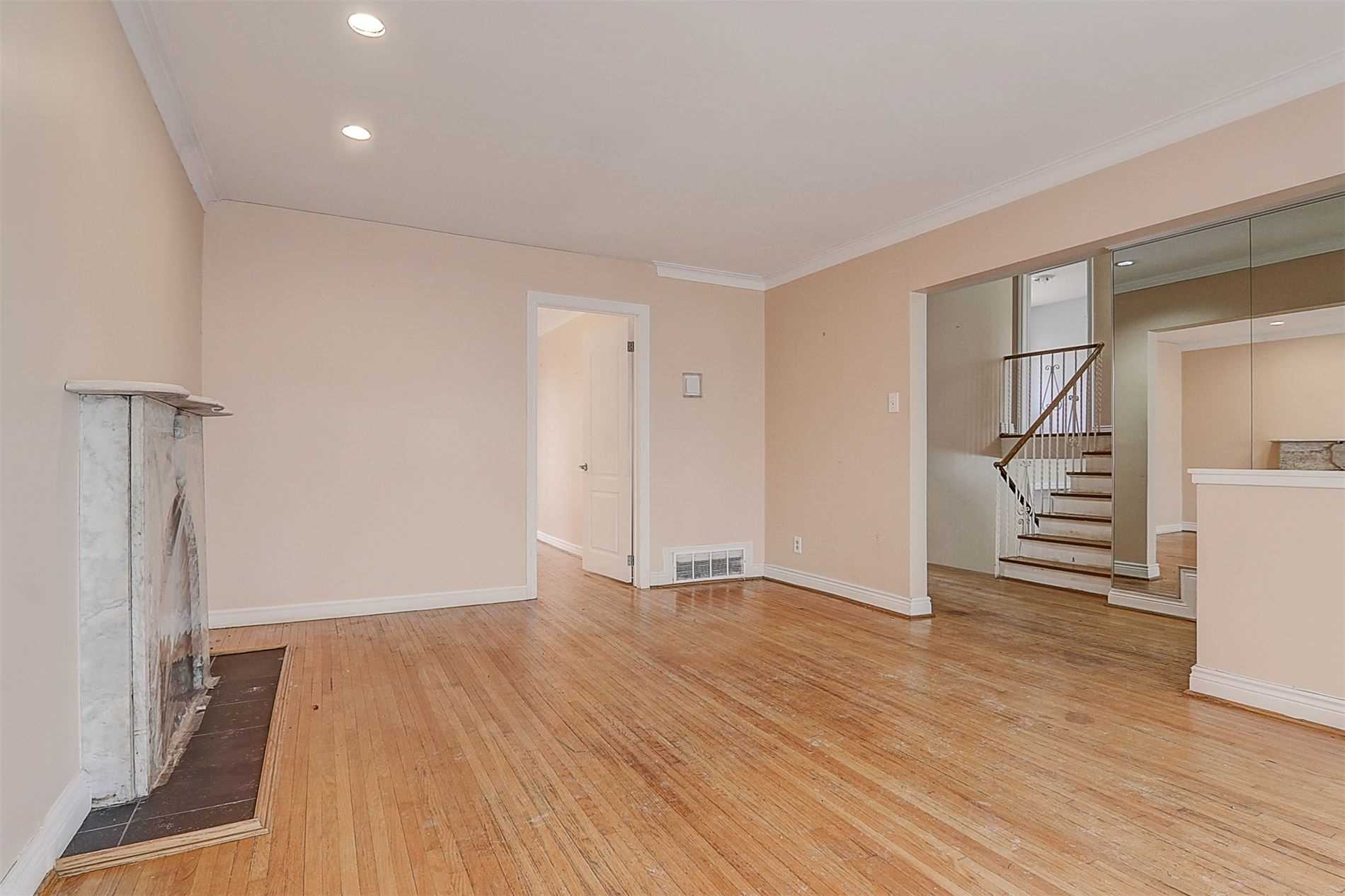 6 Fargo Ave