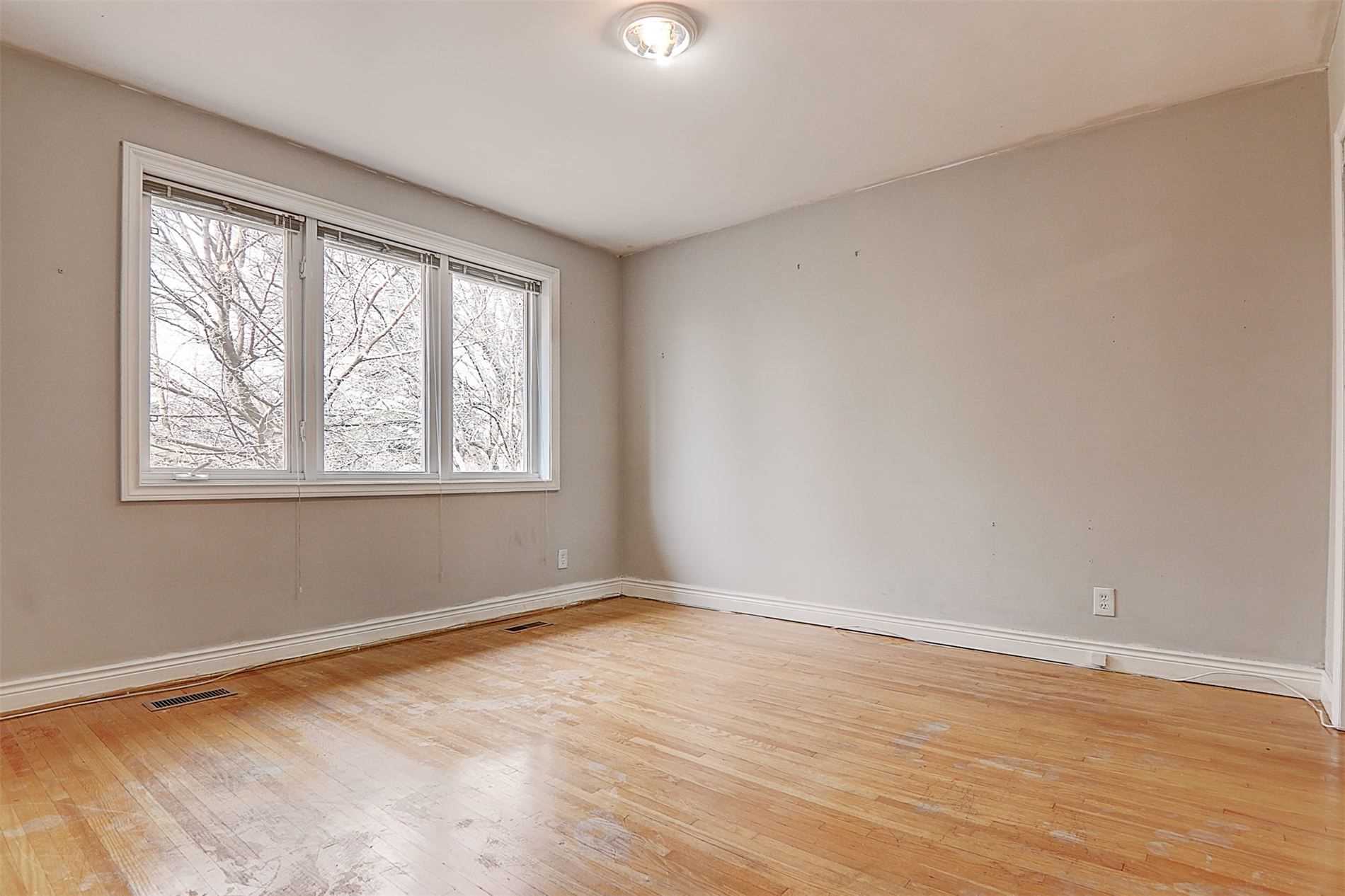 6 Fargo Ave