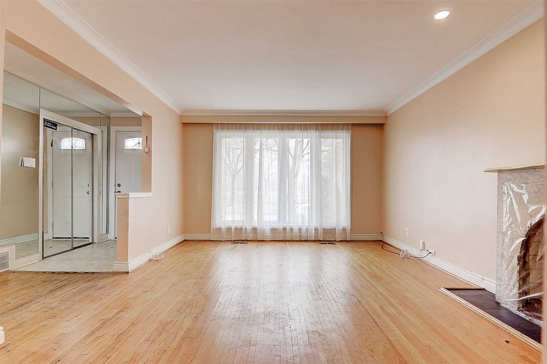 6 Fargo Ave