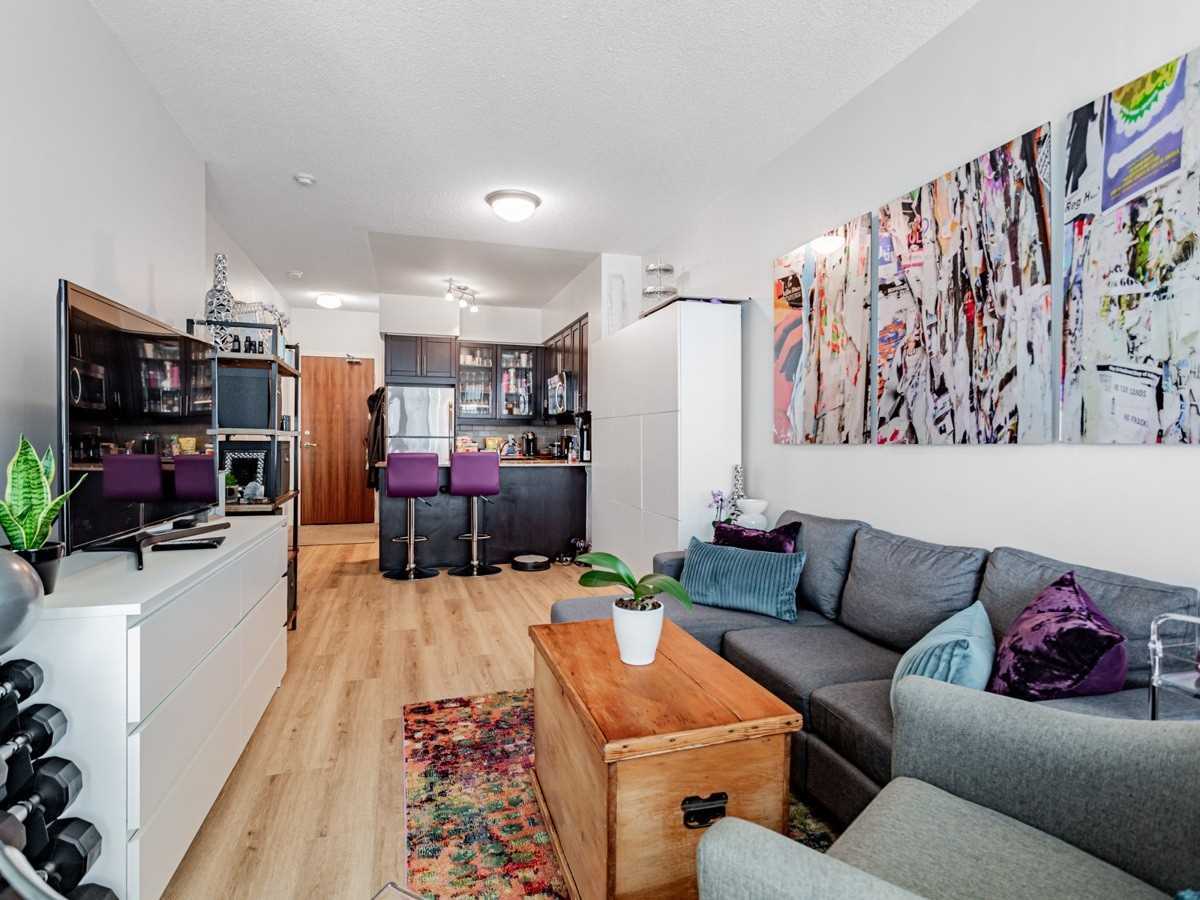 2191 Yonge St, #3810