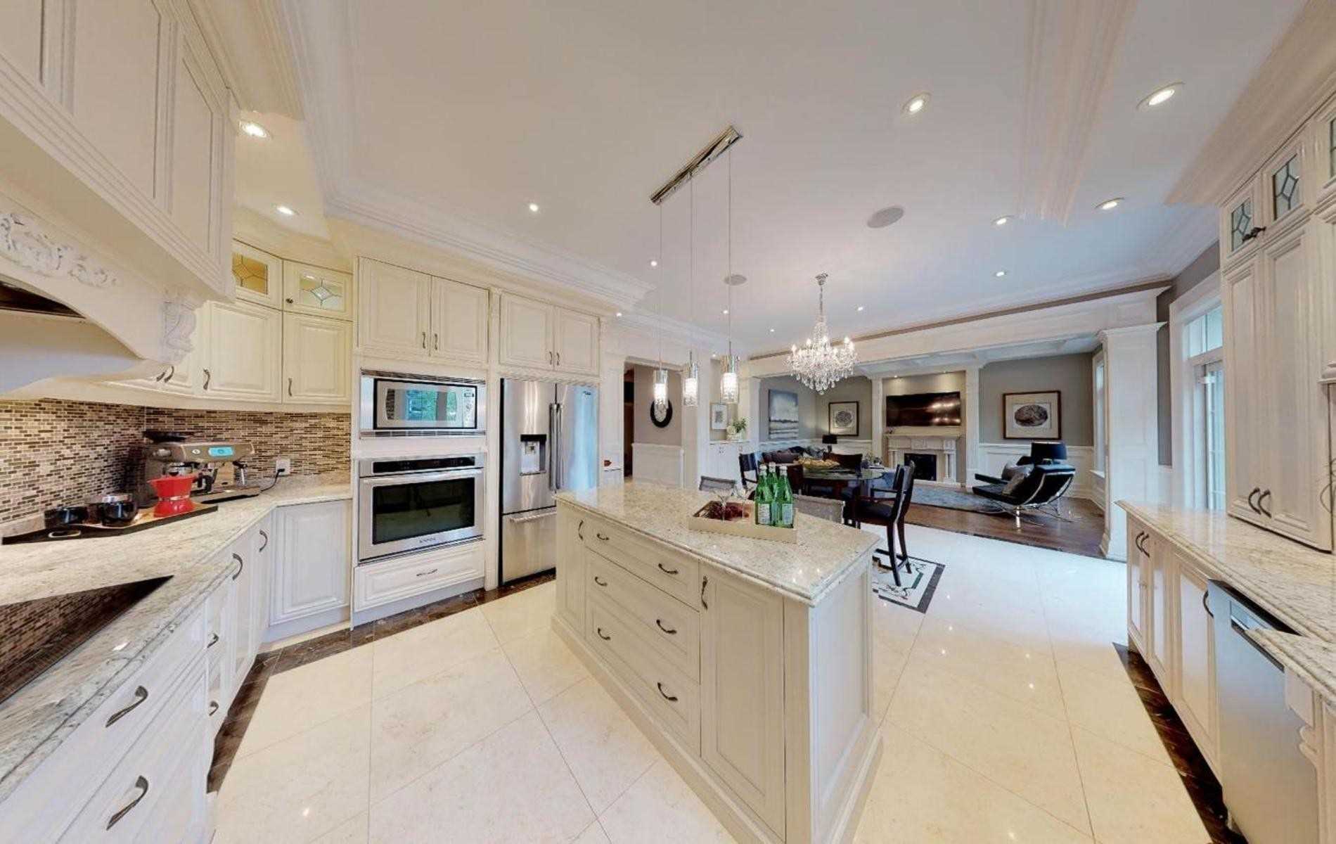 15 Roycrest Ave