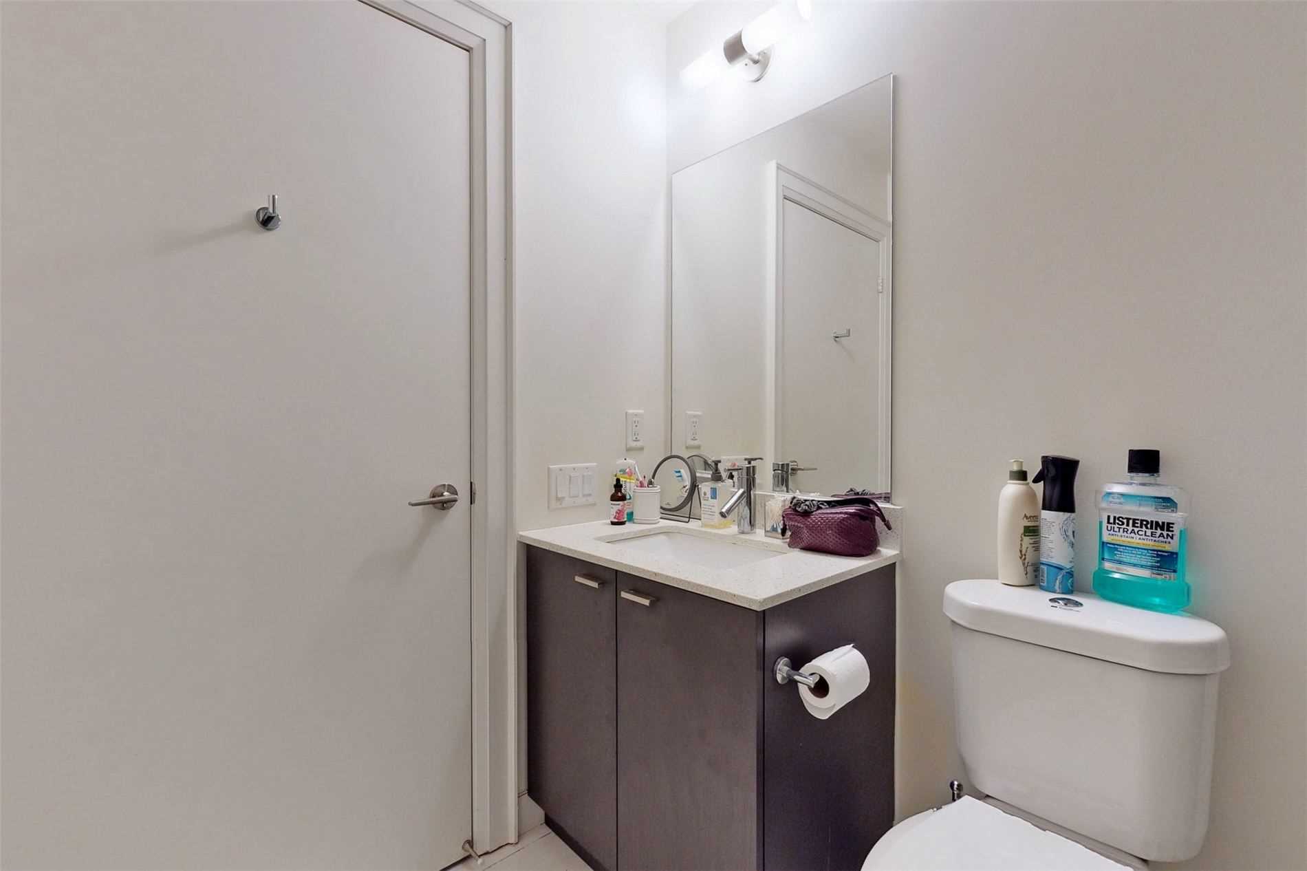 30 Roehampton Ave, #413
