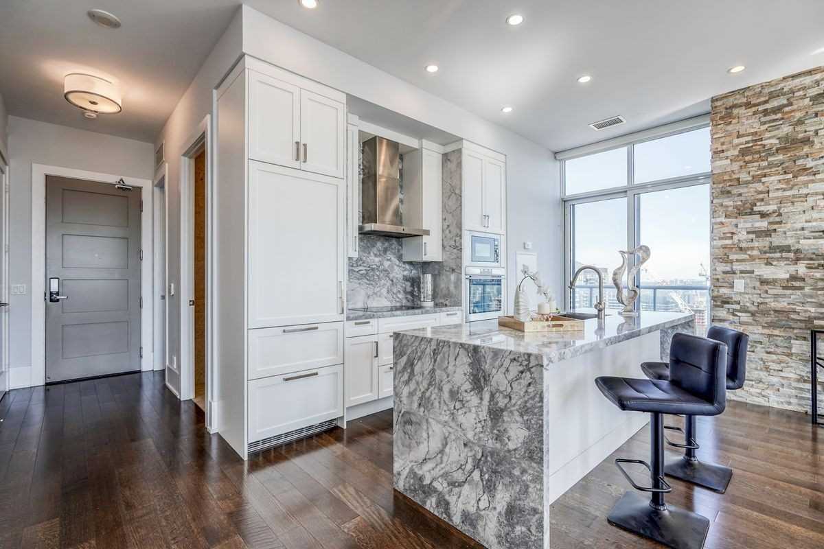 300 Front St W, #Ph01
