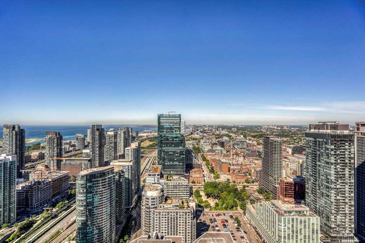 300 Front St W, #Ph01