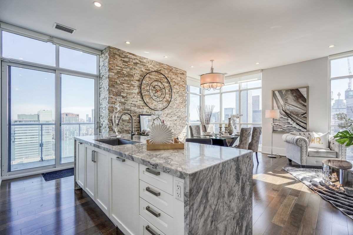 300 Front St W, #Ph01