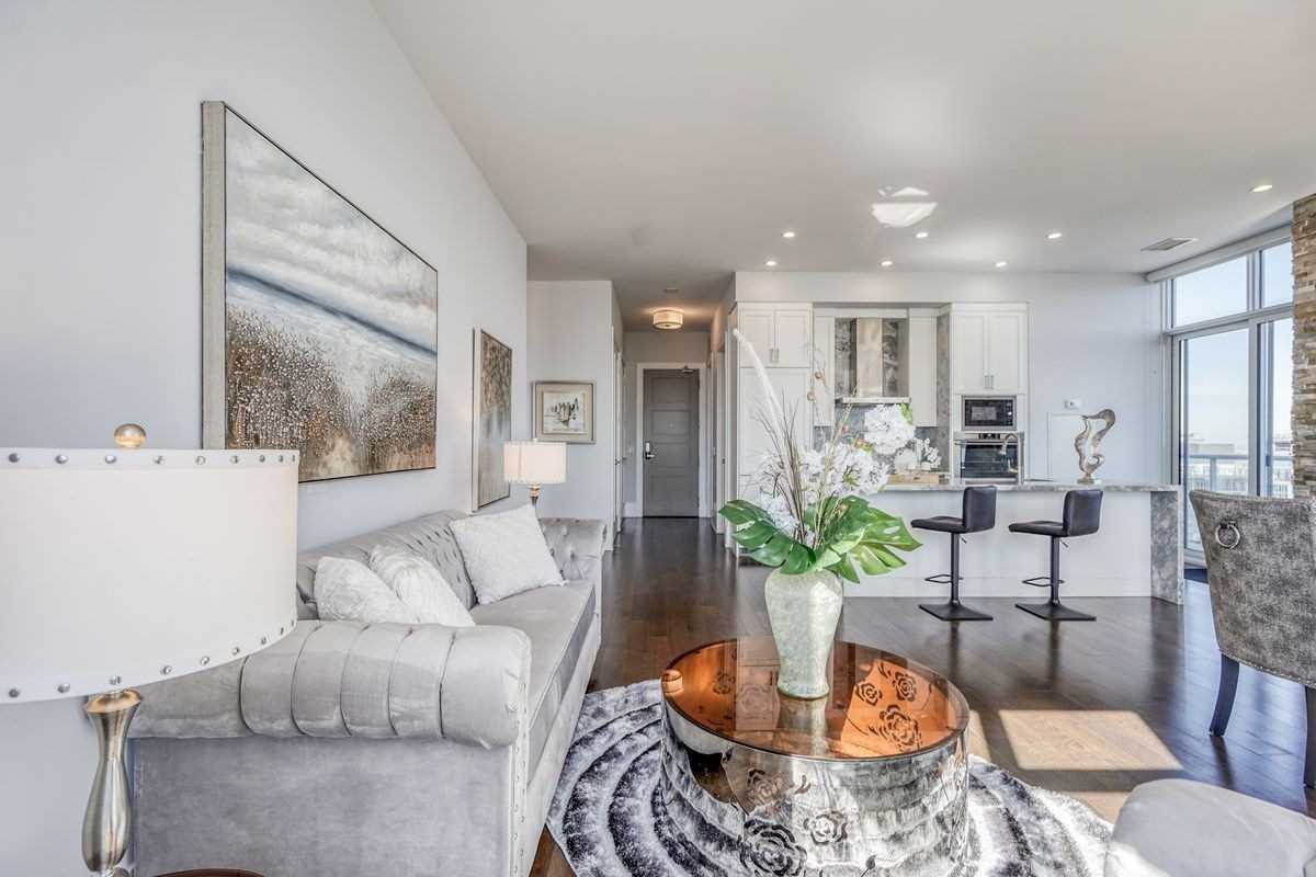300 Front St W, #Ph01