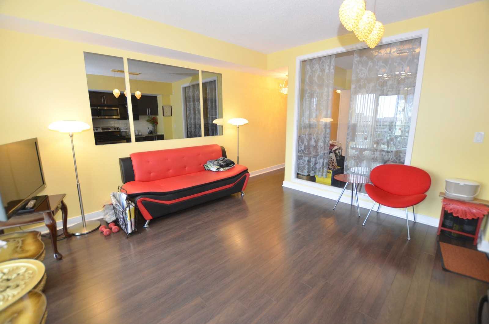 120 Dallimore Circ, #817