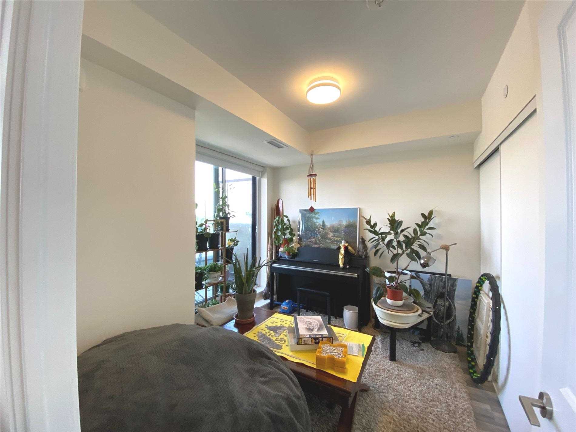 741 Sheppard Ave W, #806