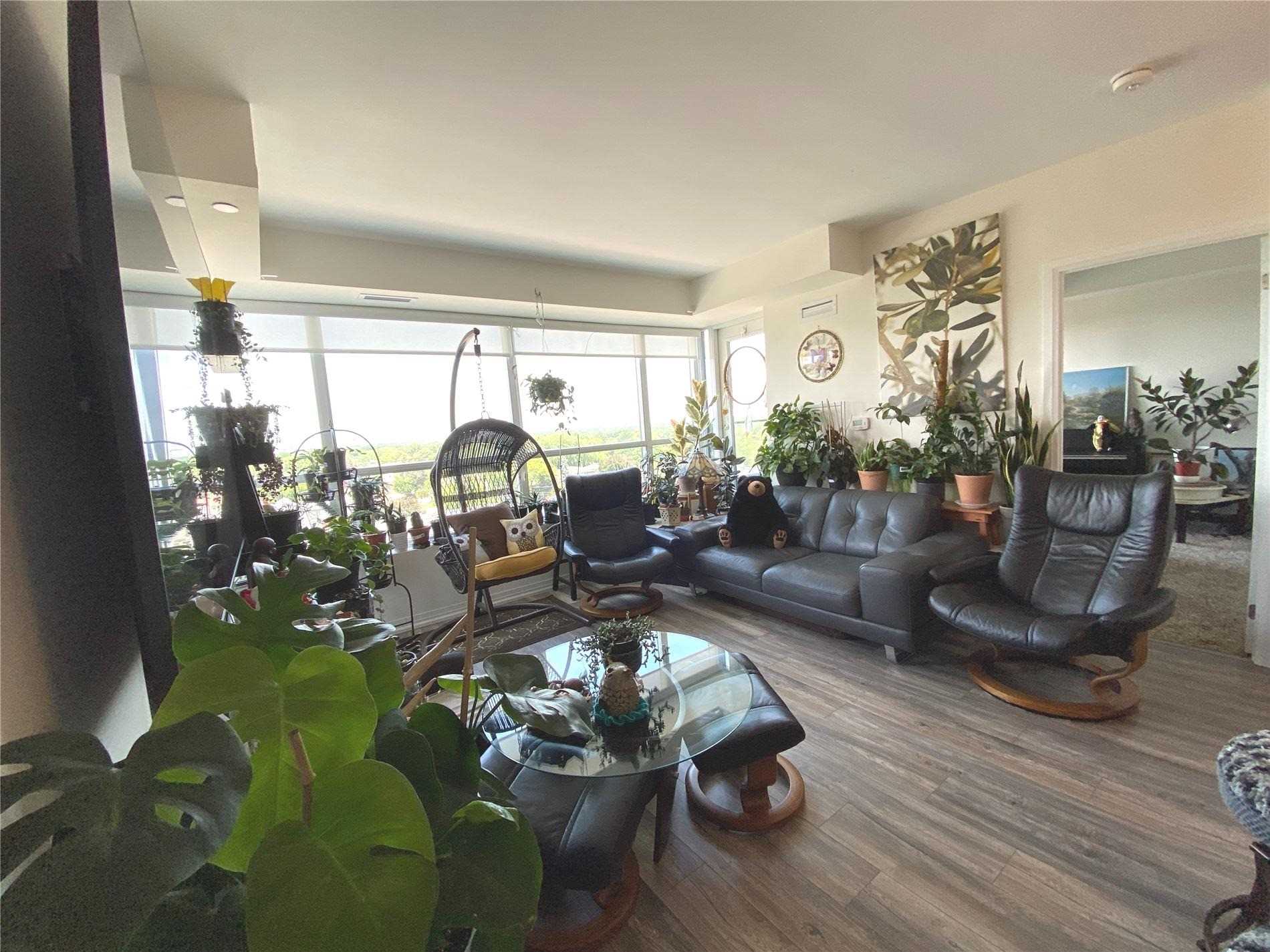 741 Sheppard Ave W, #806