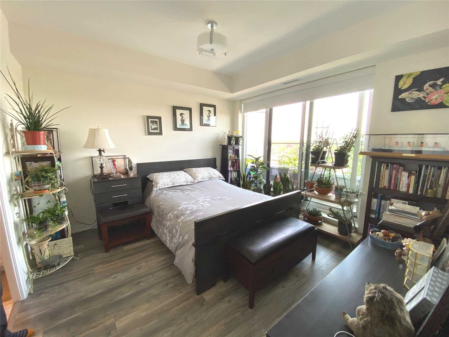 741 Sheppard Ave W, #806